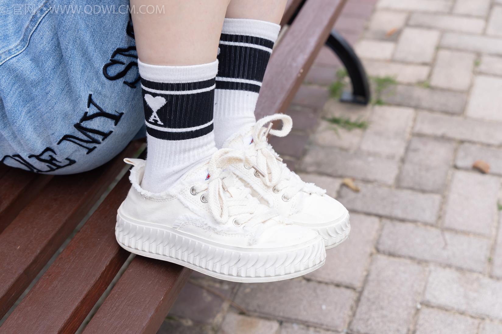 图片[75]-物恋传媒 NO.2407 奶糖-帆布鞋、自然穿脏白棉袜、裸足[116P] – 速更版-美库