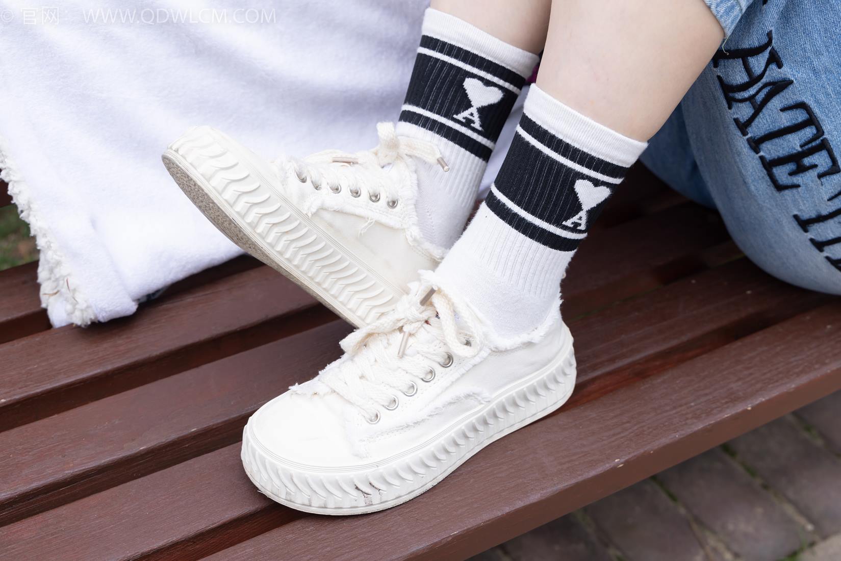 图片[82]-物恋传媒 NO.2407 奶糖-帆布鞋、自然穿脏白棉袜、裸足[116P] – 速更版-美库