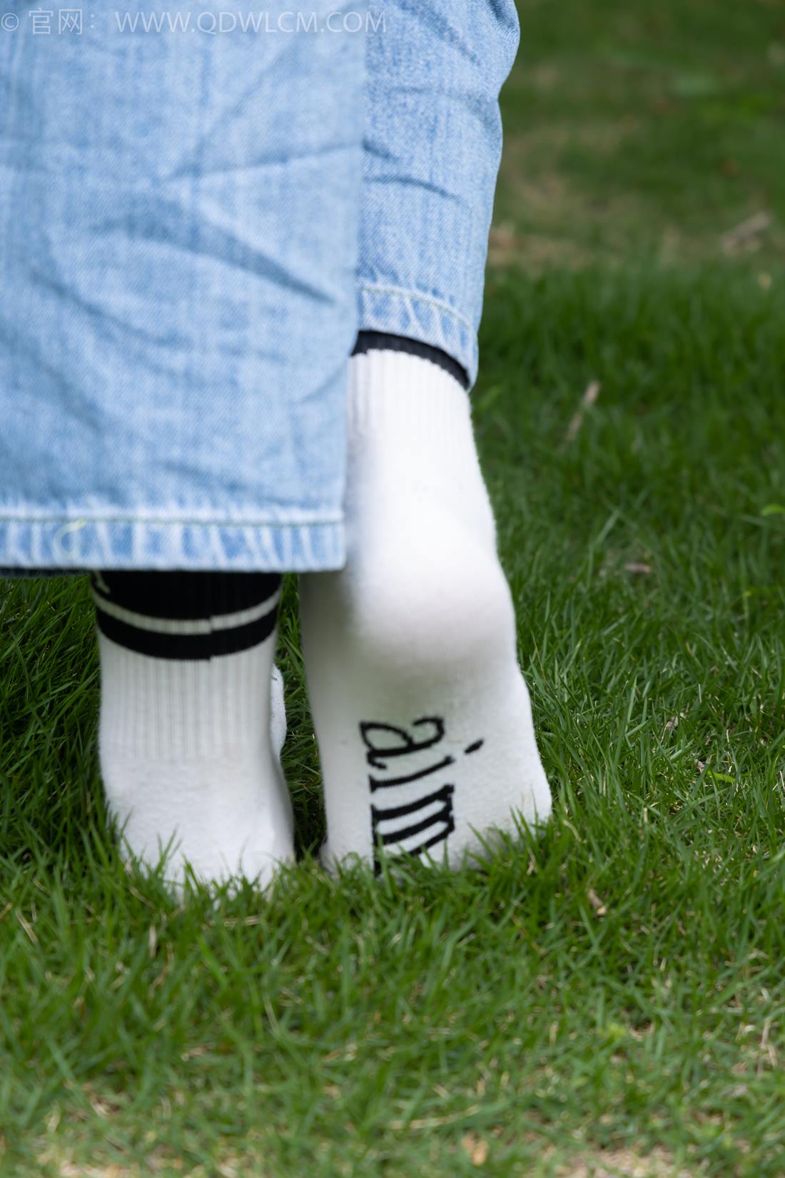 图片[83]-物恋传媒 NO.2407 奶糖-帆布鞋、自然穿脏白棉袜、裸足[116P] – 速更版-美库