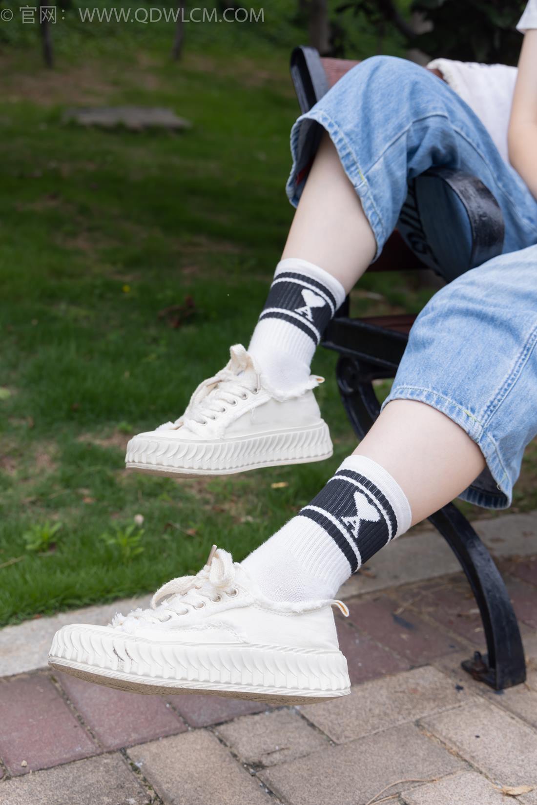 图片[89]-物恋传媒 NO.2407 奶糖-帆布鞋、自然穿脏白棉袜、裸足[116P] – 速更版-美库