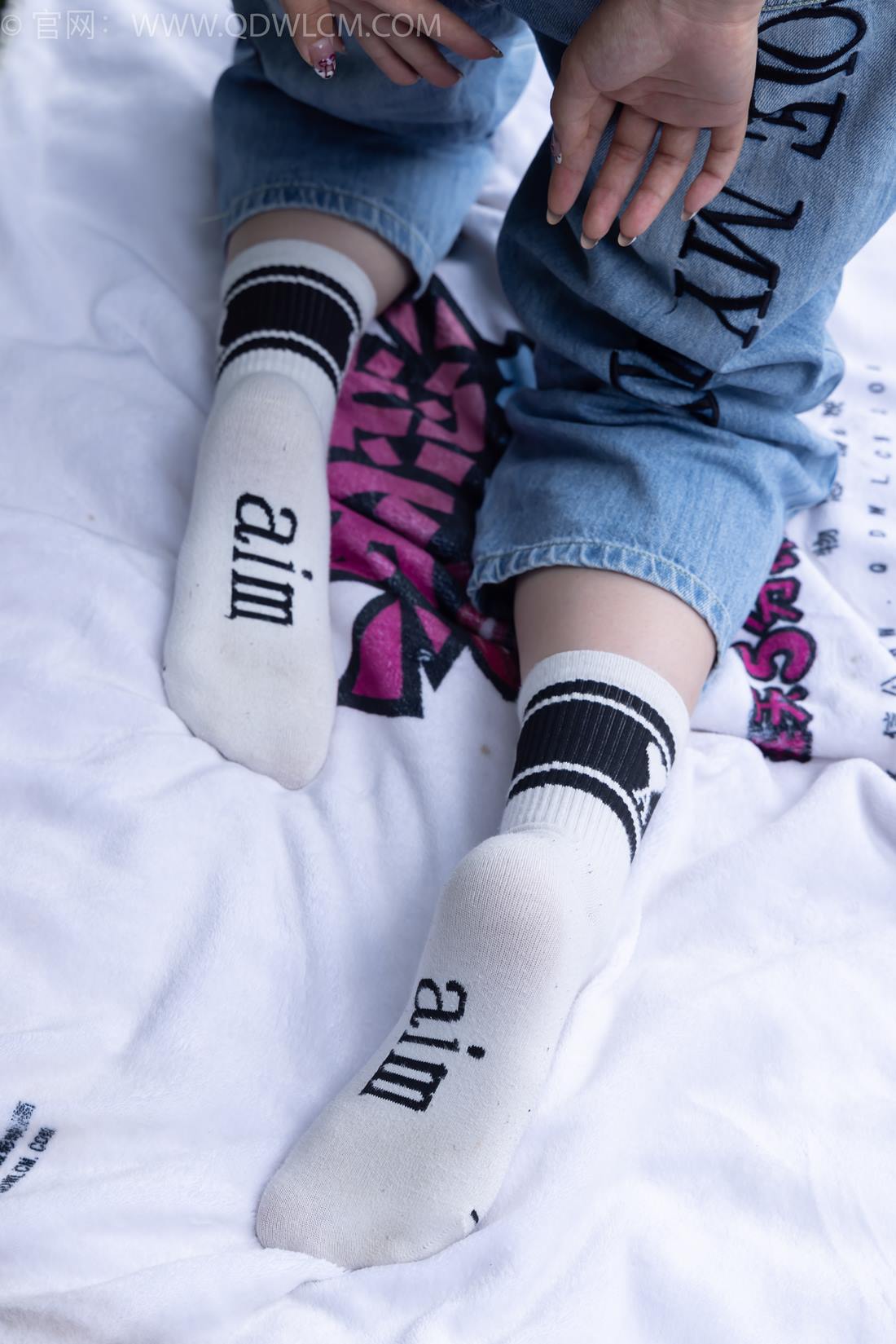 图片[90]-物恋传媒 NO.2407 奶糖-帆布鞋、自然穿脏白棉袜、裸足[116P] – 速更版-美库