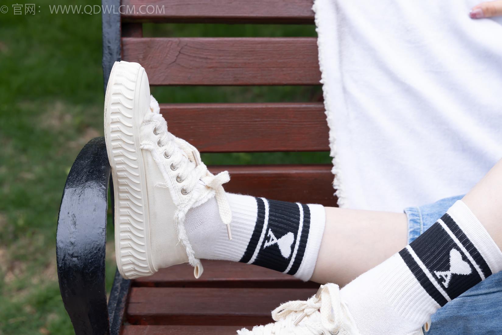 图片[94]-物恋传媒 NO.2407 奶糖-帆布鞋、自然穿脏白棉袜、裸足[116P] – 速更版-美库