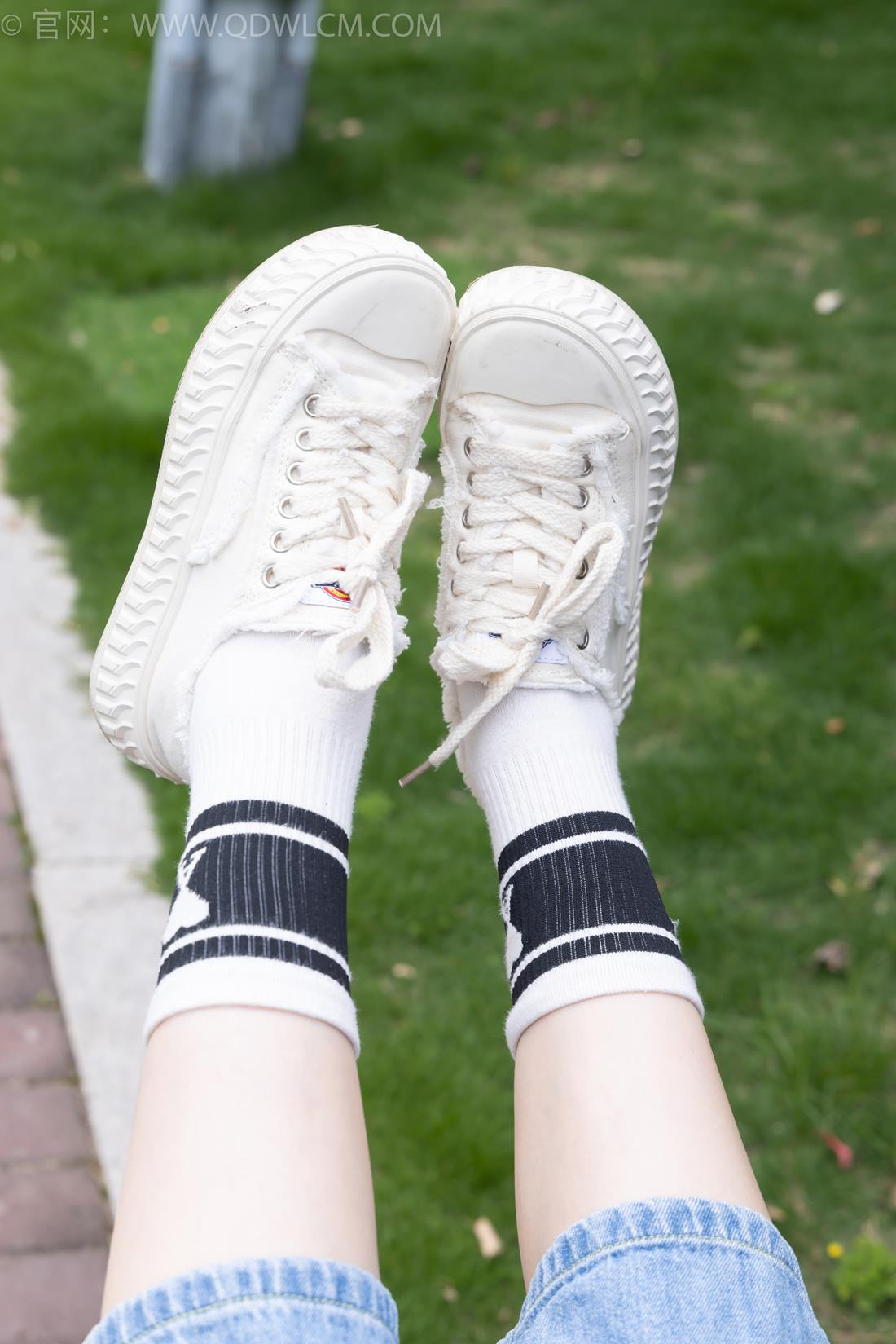 图片[98]-物恋传媒 NO.2407 奶糖-帆布鞋、自然穿脏白棉袜、裸足[116P] – 速更版-美库