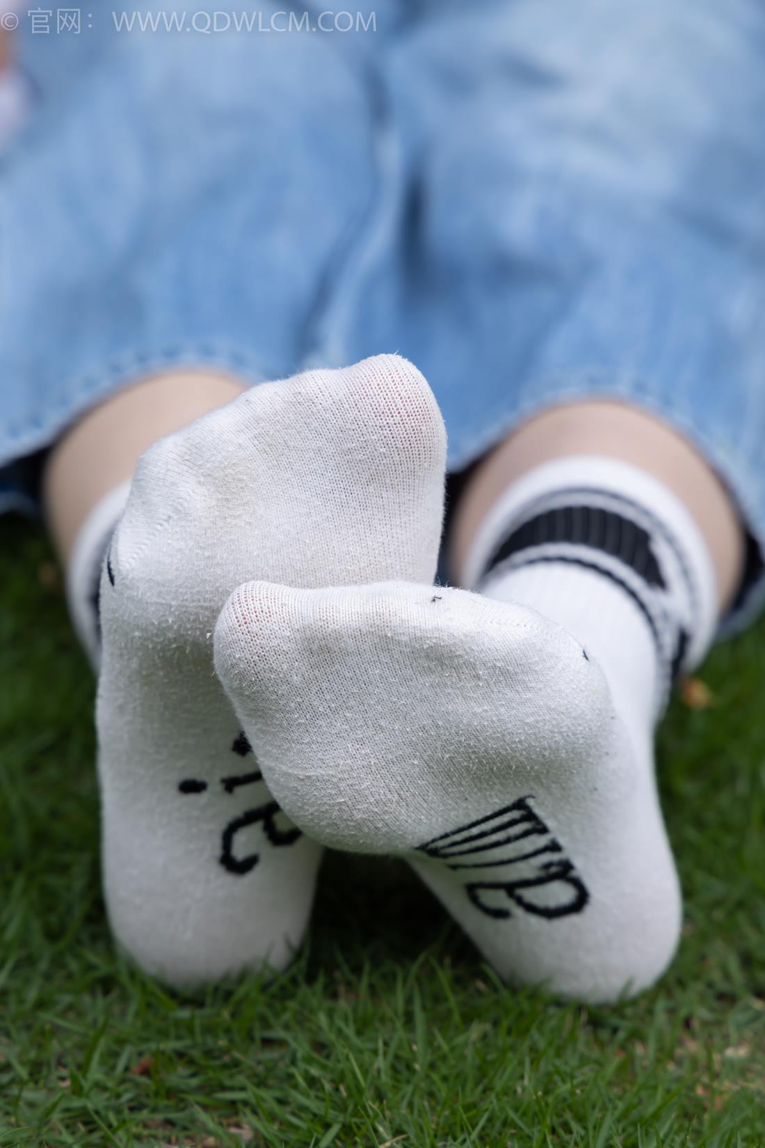 图片[100]-物恋传媒 NO.2407 奶糖-帆布鞋、自然穿脏白棉袜、裸足[116P] – 速更版-美库