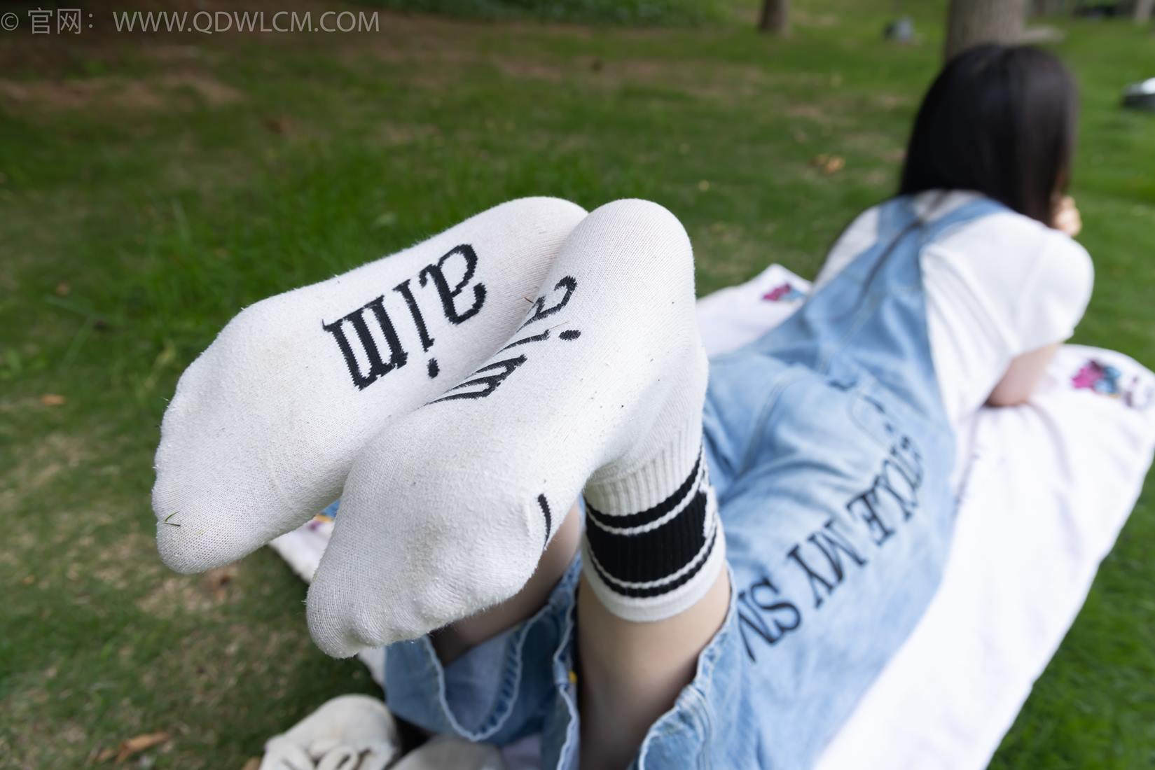 图片[103]-物恋传媒 NO.2407 奶糖-帆布鞋、自然穿脏白棉袜、裸足[116P] – 速更版-美库