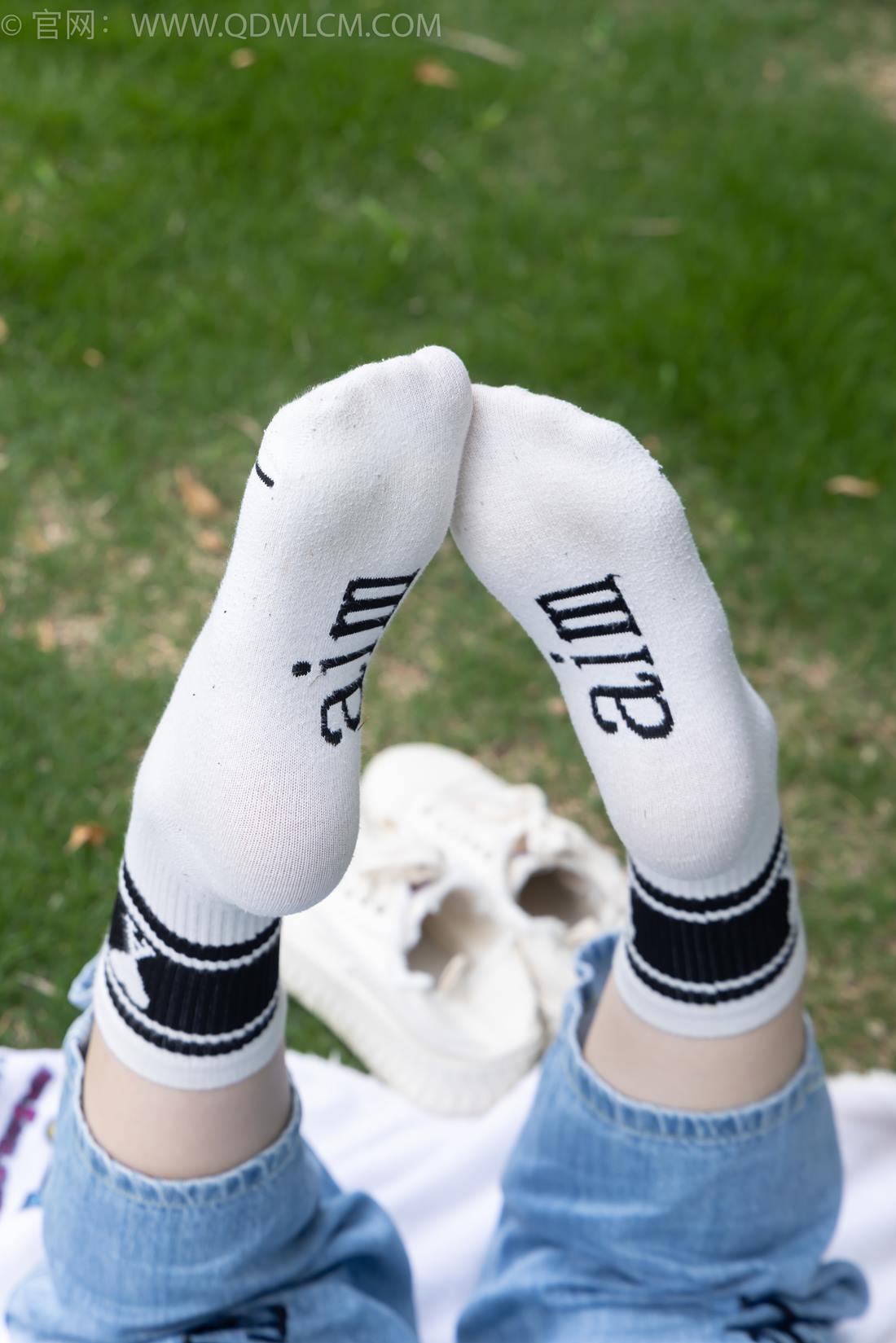 图片[106]-物恋传媒 NO.2407 奶糖-帆布鞋、自然穿脏白棉袜、裸足[116P] – 速更版-美库