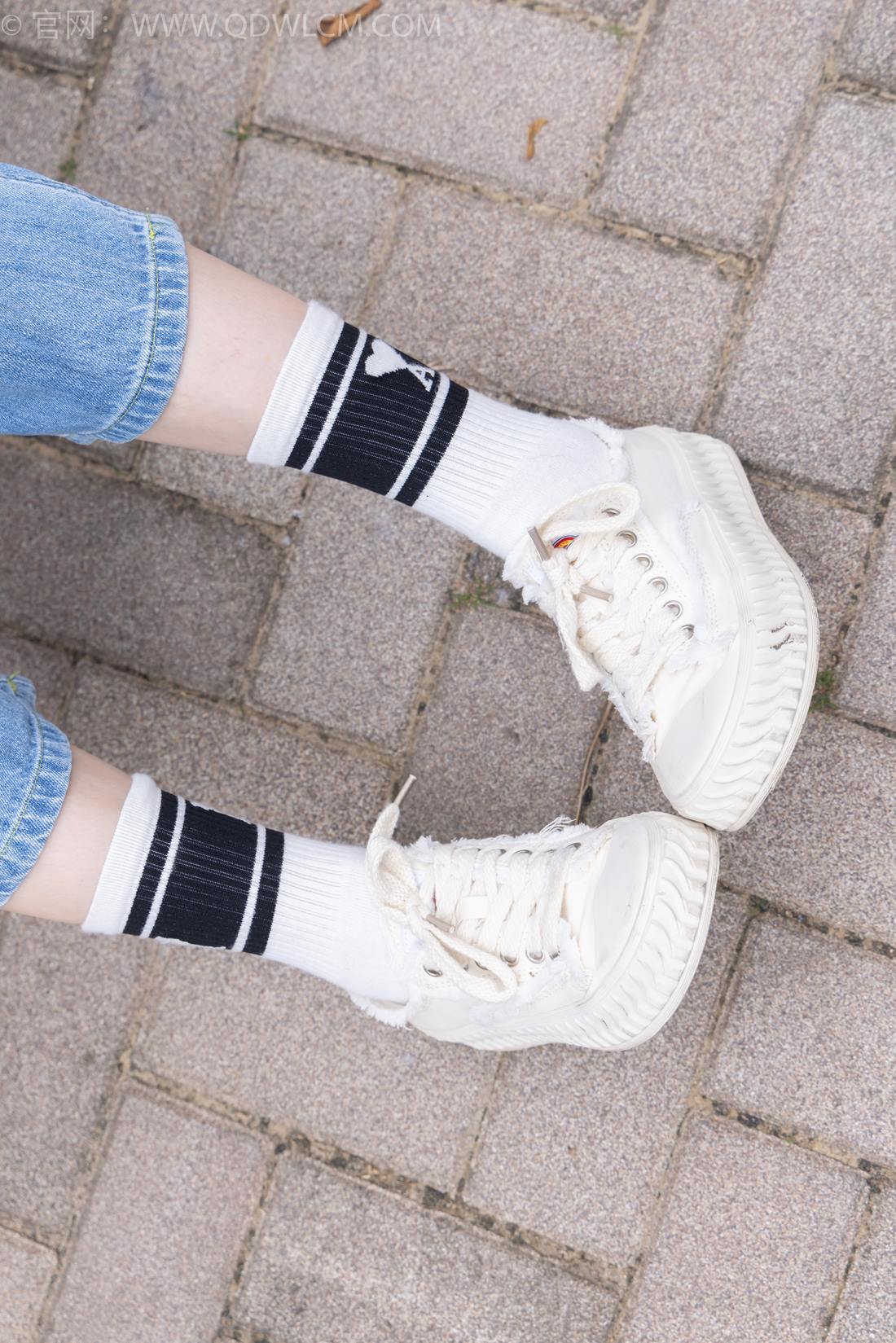 图片[116]-物恋传媒 NO.2407 奶糖-帆布鞋、自然穿脏白棉袜、裸足[116P] – 速更版-美库