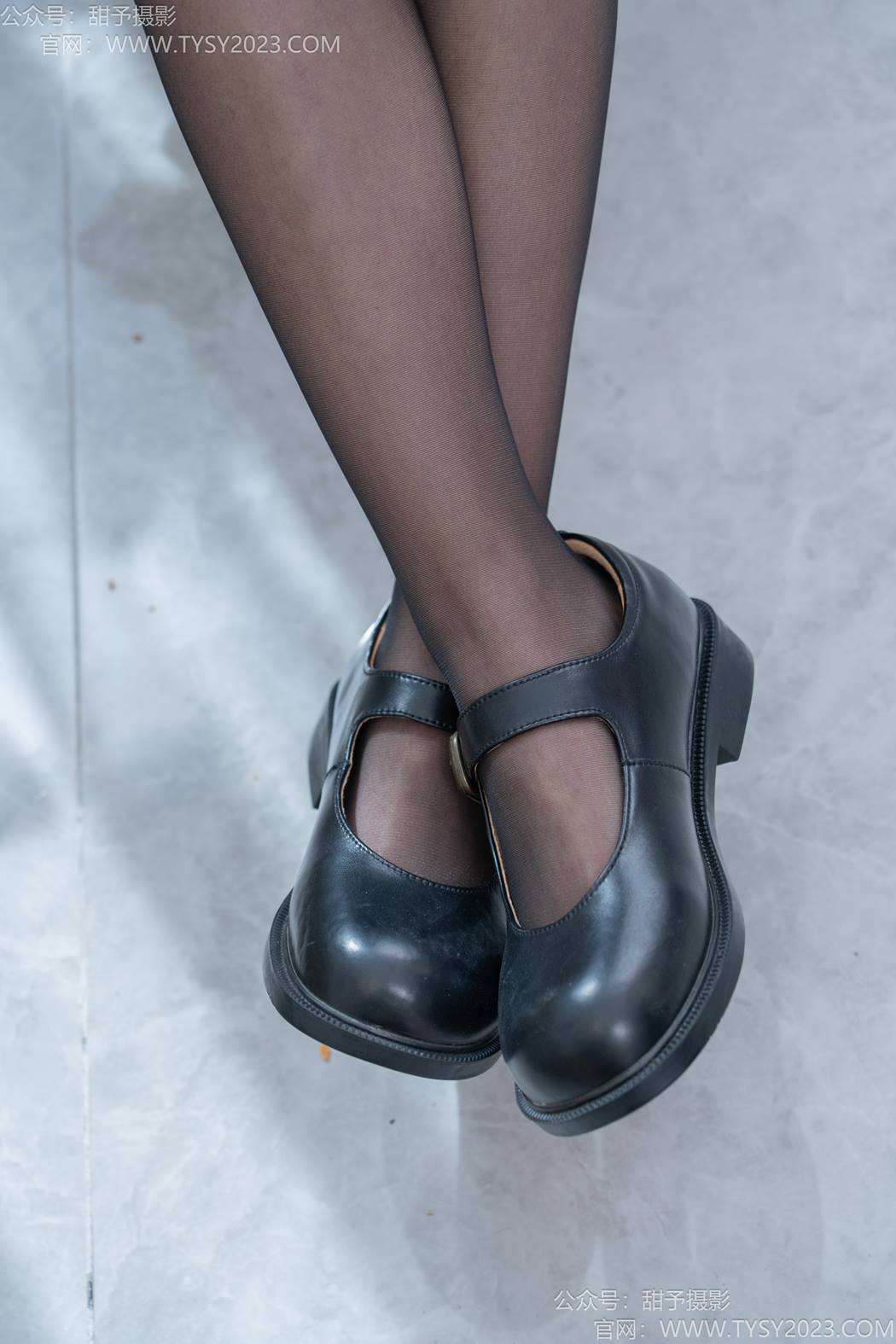 图片[12]-甜予摄影 NO.195 贝壳-皮鞋、薄黑丝、裸足、足印剧情[100P] – 速更版-美库