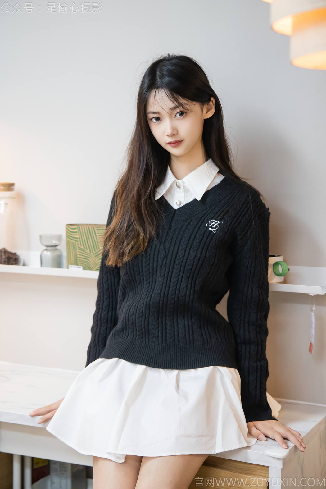 图片[43]-足愉心 NO.013 鹿鹿（搭配：黑色毛衣、白色短裙、洞洞鞋、白色棉袜、裸足）[90P] – 速更版-美库