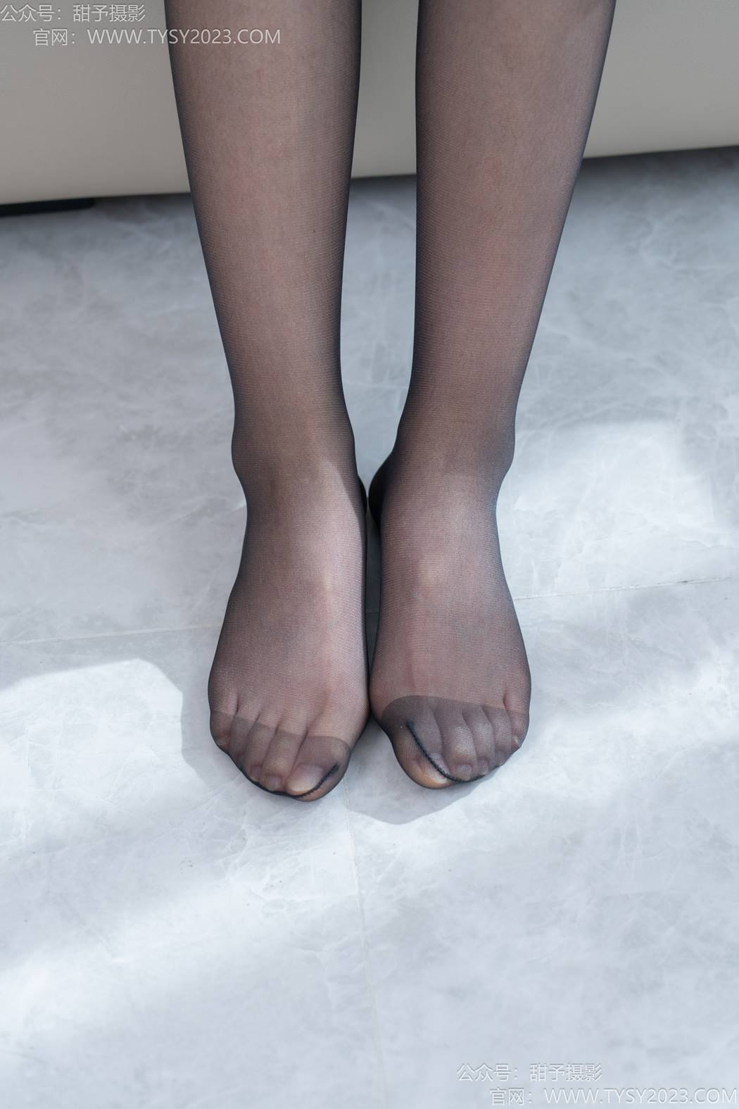 图片[54]-甜予摄影 NO.195 贝壳-皮鞋、薄黑丝、裸足、足印剧情[100P] – 速更版-美库