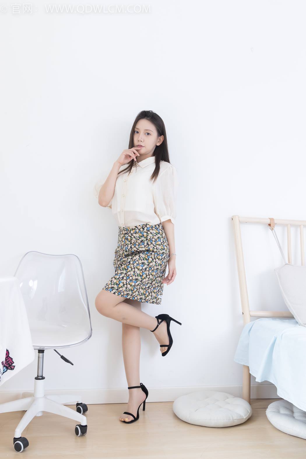 图片[10]-物恋传媒 NO.2409 小曦-三双高跟鞋、薄肉丝、裸足[155P] – 速更版-美库