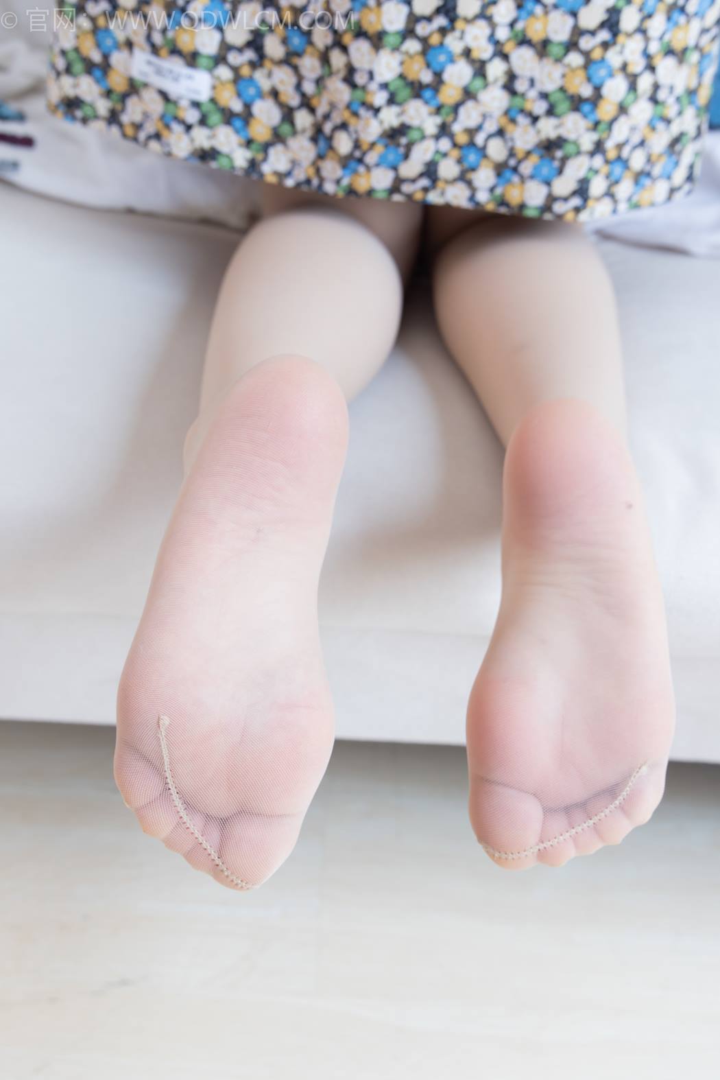 图片[61]-物恋传媒 NO.2409 小曦-三双高跟鞋、薄肉丝、裸足[155P] – 速更版-美库