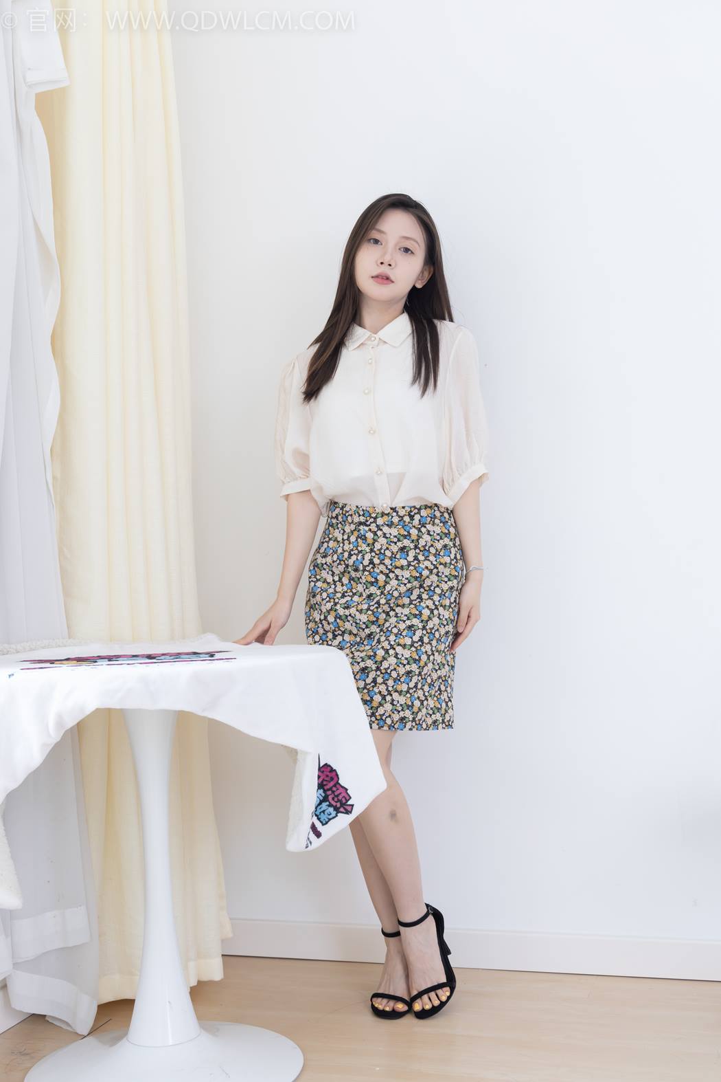 图片[97]-物恋传媒 NO.2409 小曦-三双高跟鞋、薄肉丝、裸足[155P] – 速更版-美库