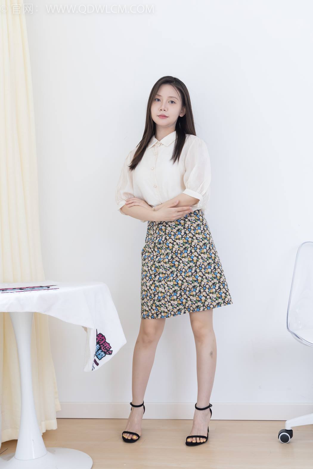 图片[98]-物恋传媒 NO.2409 小曦-三双高跟鞋、薄肉丝、裸足[155P] – 速更版-美库