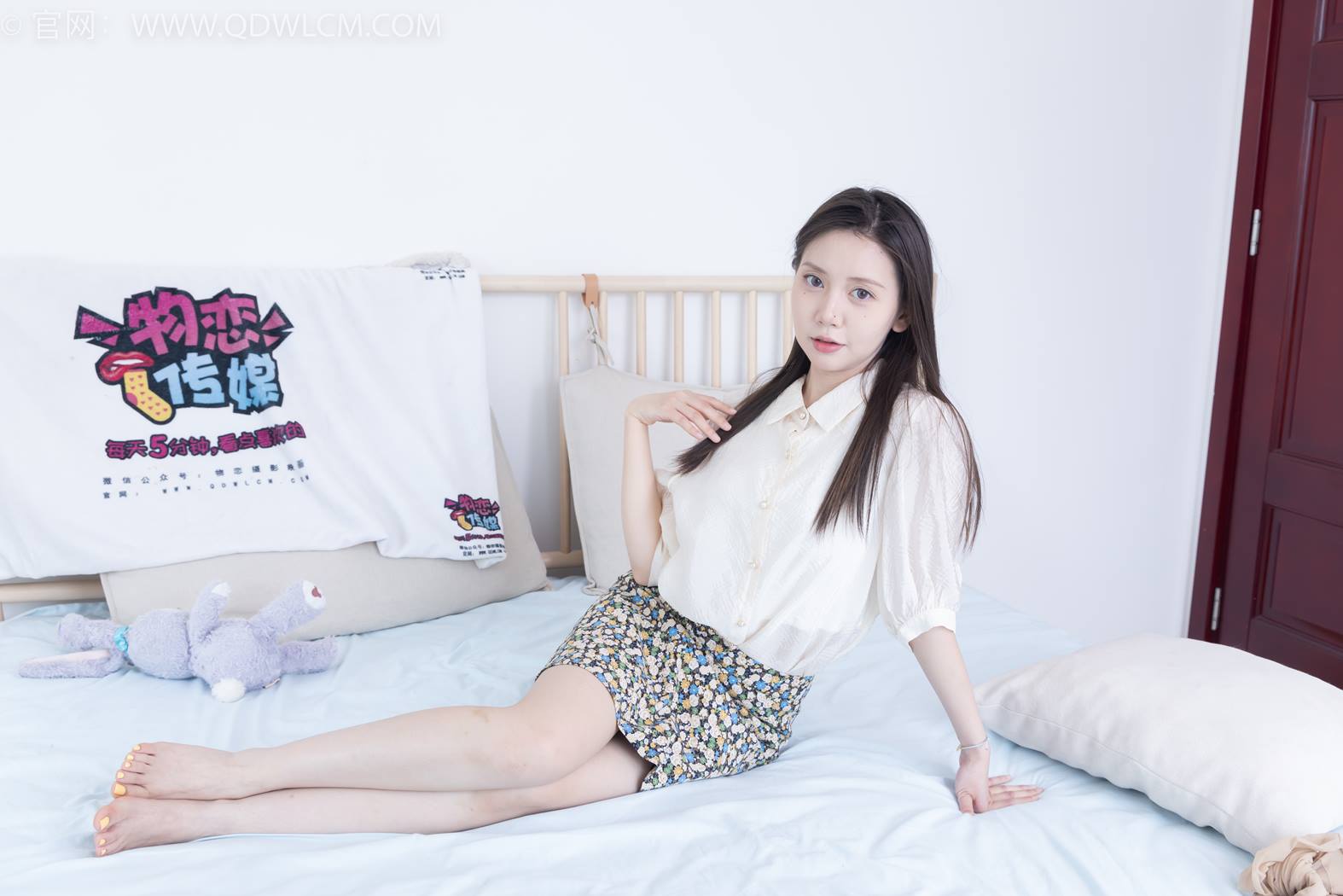 图片[130]-物恋传媒 NO.2409 小曦-三双高跟鞋、薄肉丝、裸足[155P] – 速更版-美库