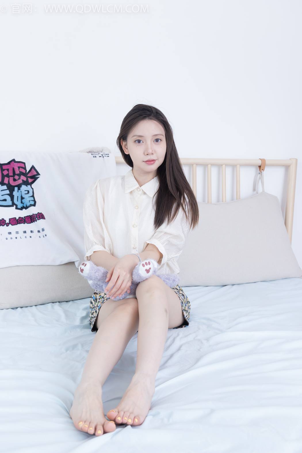 图片[155]-物恋传媒 NO.2409 小曦-三双高跟鞋、薄肉丝、裸足[155P] – 速更版-美库