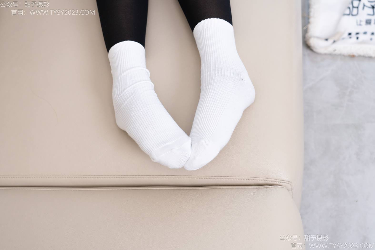 图片[39]-甜予摄影 NO.196 知知-皮鞋、高跟鞋、白棉袜、小腿袜、肉丝、黑丝[144P] – 速更版-美库