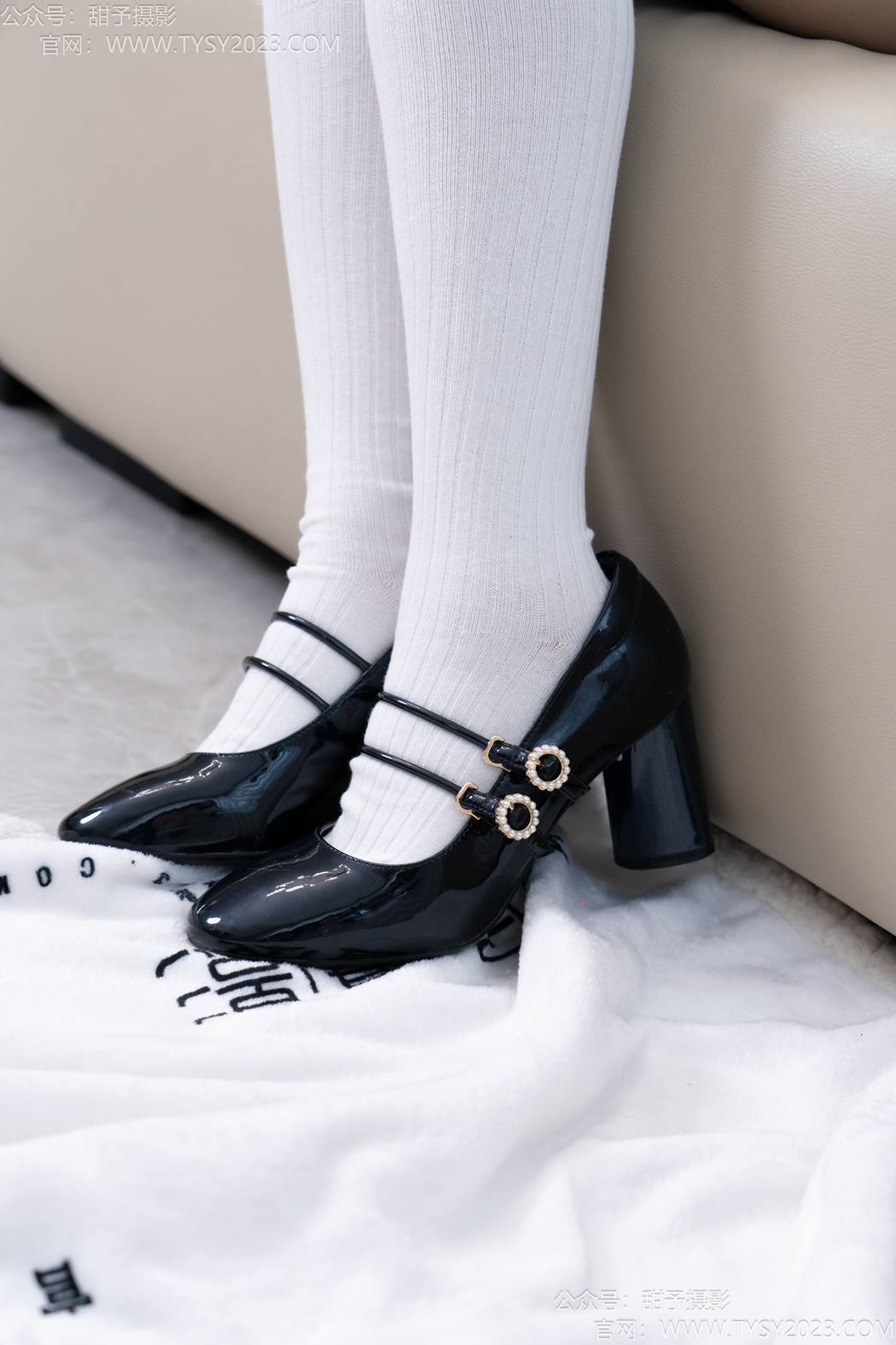 图片[81]-甜予摄影 NO.196 知知-皮鞋、高跟鞋、白棉袜、小腿袜、肉丝、黑丝[144P] – 速更版-美库