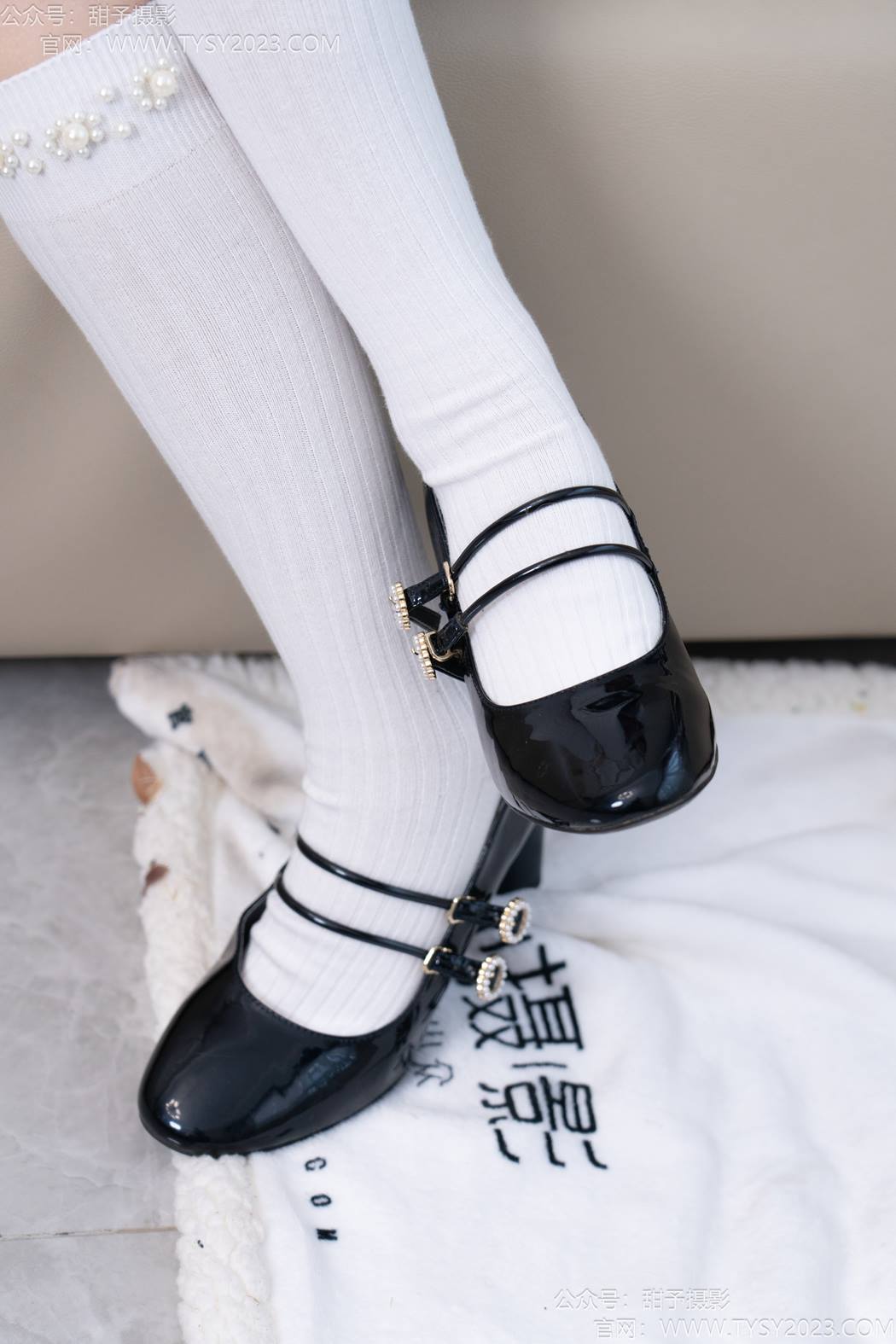 图片[82]-甜予摄影 NO.196 知知-皮鞋、高跟鞋、白棉袜、小腿袜、肉丝、黑丝[144P] – 速更版-美库
