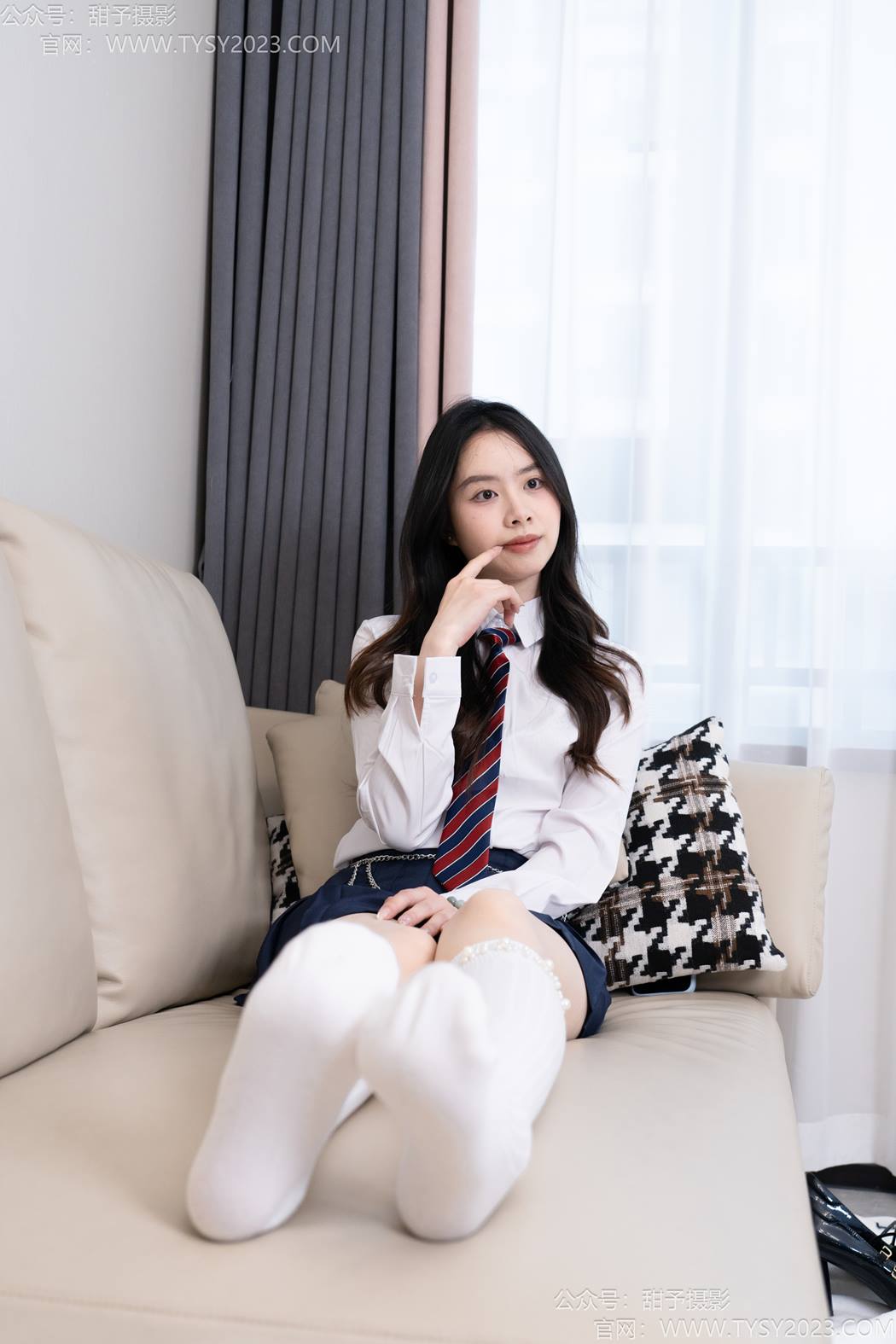 图片[111]-甜予摄影 NO.196 知知-皮鞋、高跟鞋、白棉袜、小腿袜、肉丝、黑丝[144P] – 速更版-美库