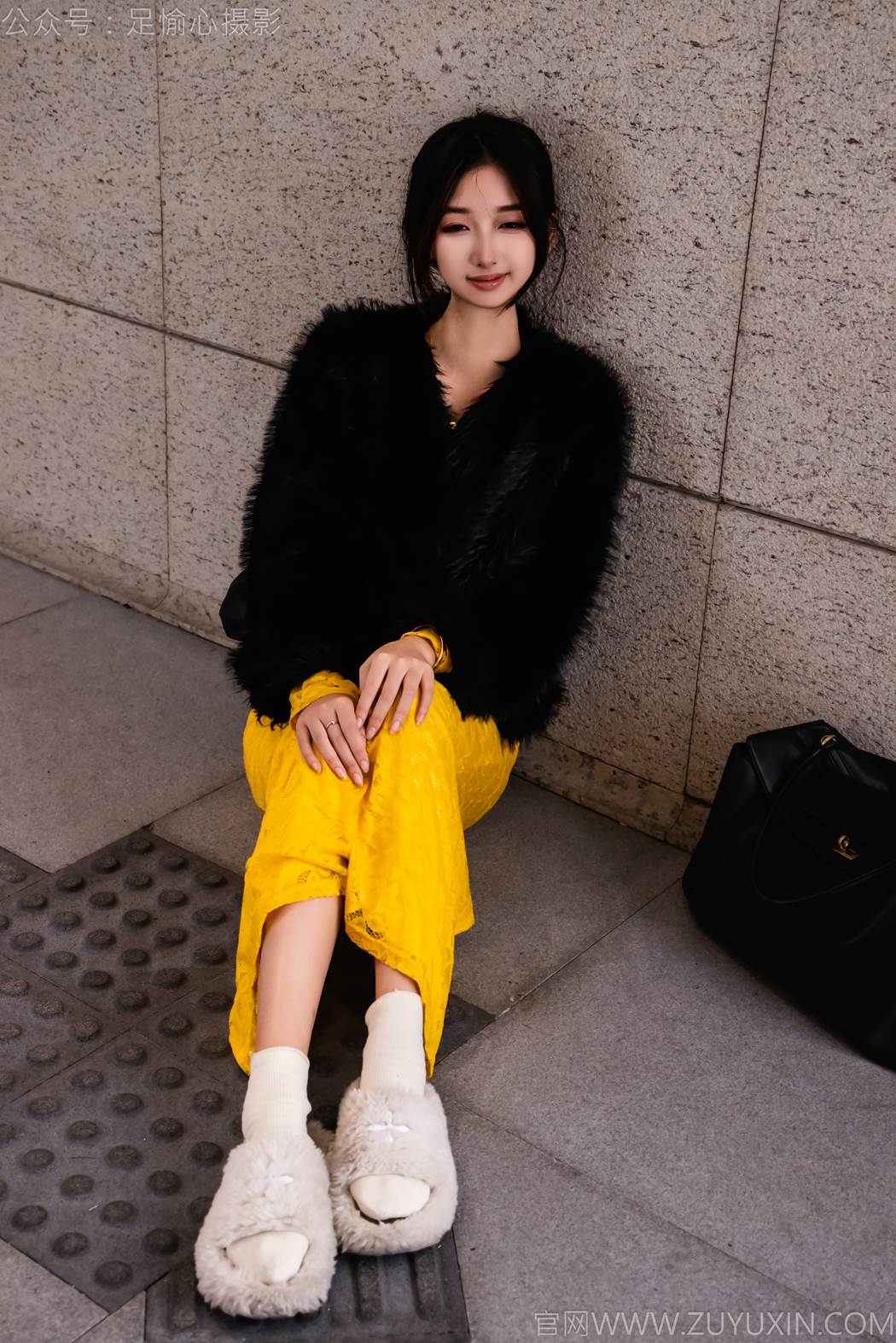 图片[13]-足愉心 NO.010 星朵（搭配：黑色毛衫、黄色连衣裙、绒毛拖鞋、白色棉袜、裸足）[94P] – 速更版-美库