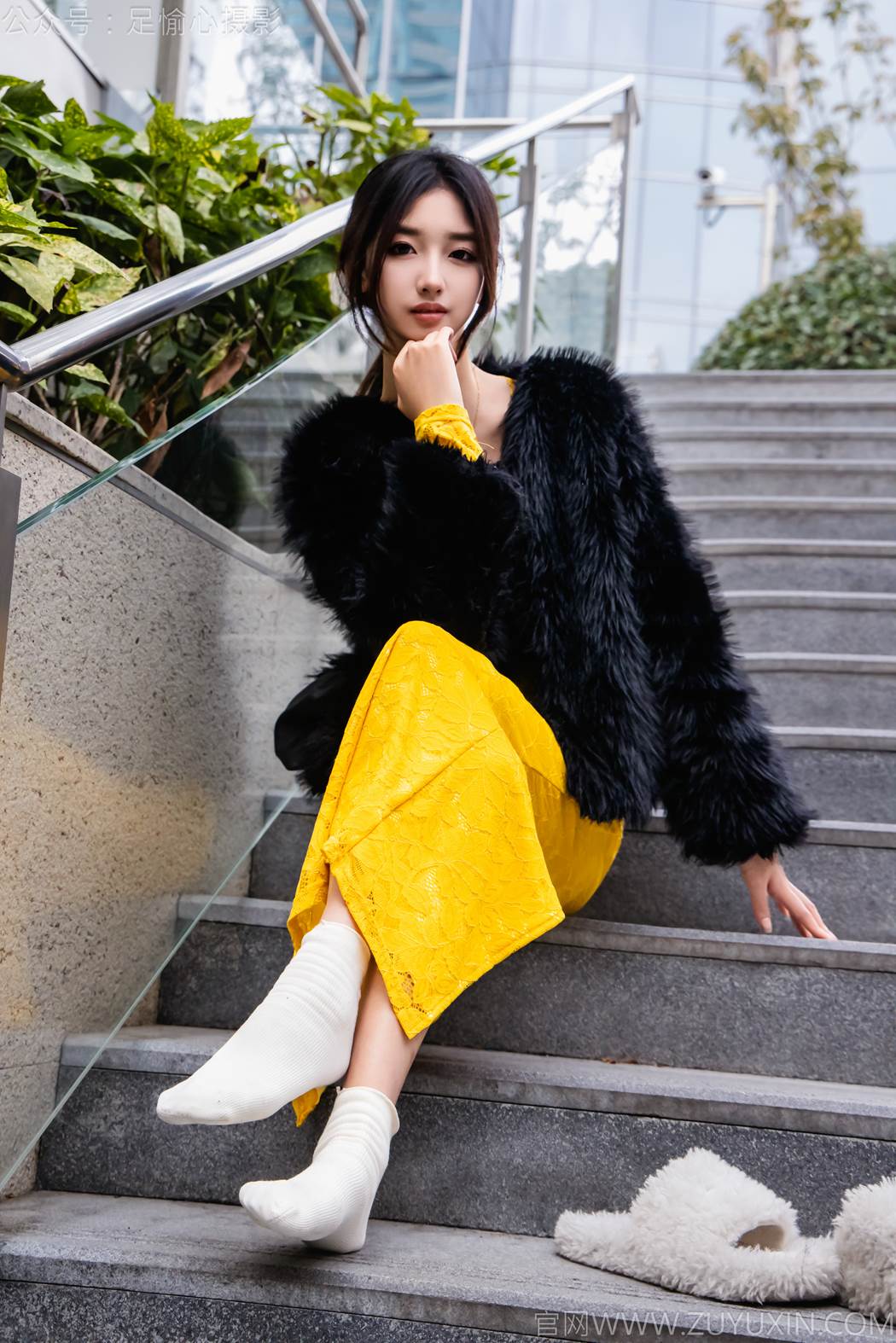 图片[16]-足愉心 NO.010 星朵（搭配：黑色毛衫、黄色连衣裙、绒毛拖鞋、白色棉袜、裸足）[94P] – 速更版-美库