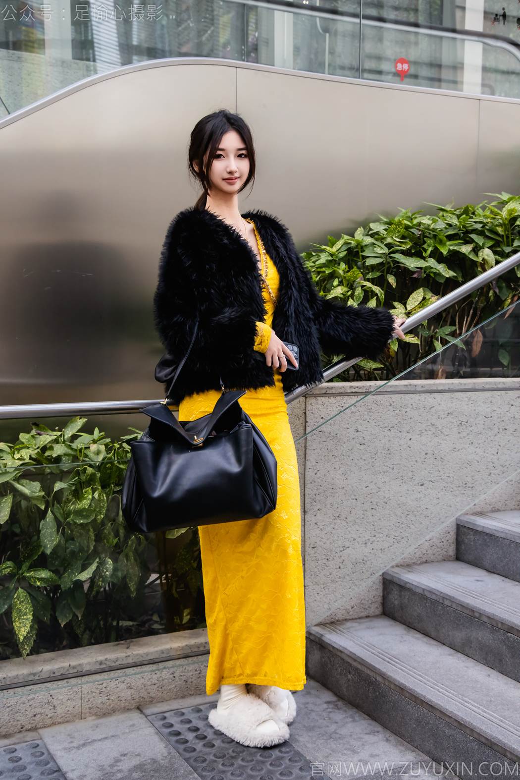 图片[34]-足愉心 NO.010 星朵（搭配：黑色毛衫、黄色连衣裙、绒毛拖鞋、白色棉袜、裸足）[94P] – 速更版-美库