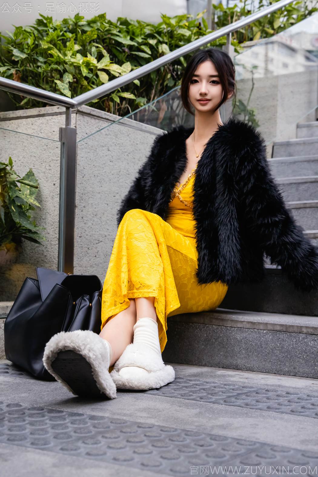 图片[35]-足愉心 NO.010 星朵（搭配：黑色毛衫、黄色连衣裙、绒毛拖鞋、白色棉袜、裸足）[94P] – 速更版-美库