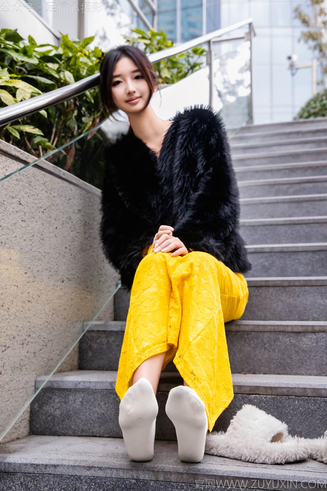 图片[40]-足愉心 NO.010 星朵（搭配：黑色毛衫、黄色连衣裙、绒毛拖鞋、白色棉袜、裸足）[94P] – 速更版-美库