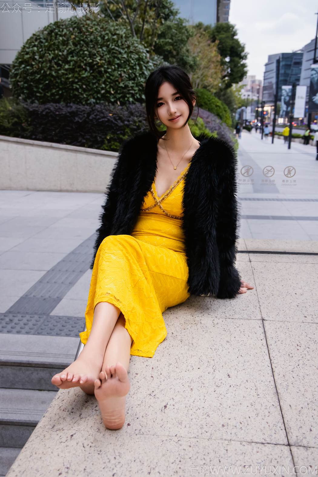 图片[43]-足愉心 NO.010 星朵（搭配：黑色毛衫、黄色连衣裙、绒毛拖鞋、白色棉袜、裸足）[94P] – 速更版-美库