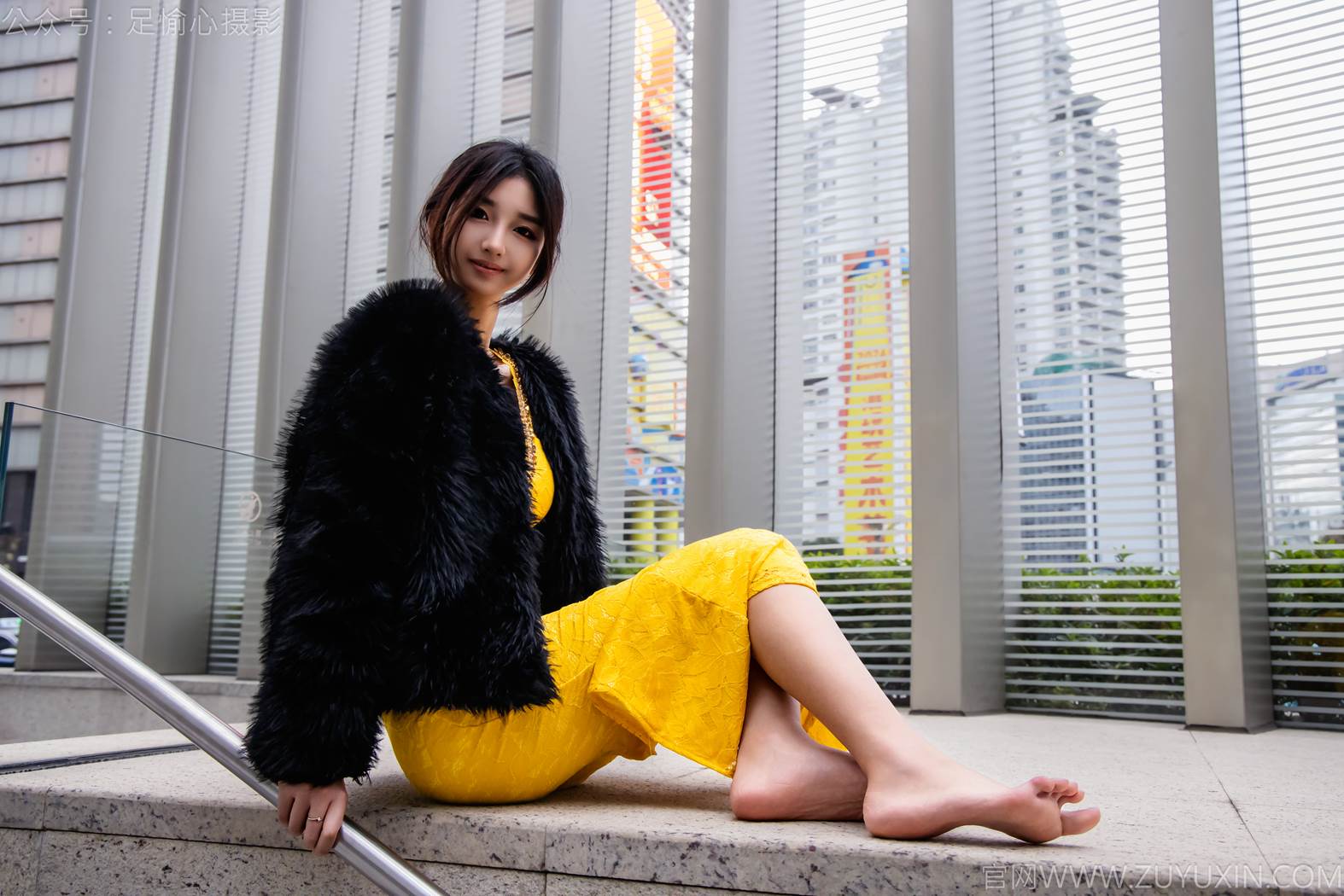 图片[45]-足愉心 NO.010 星朵（搭配：黑色毛衫、黄色连衣裙、绒毛拖鞋、白色棉袜、裸足）[94P] – 速更版-美库