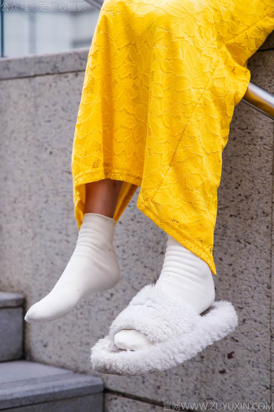 图片[55]-足愉心 NO.010 星朵（搭配：黑色毛衫、黄色连衣裙、绒毛拖鞋、白色棉袜、裸足）[94P] – 速更版-美库