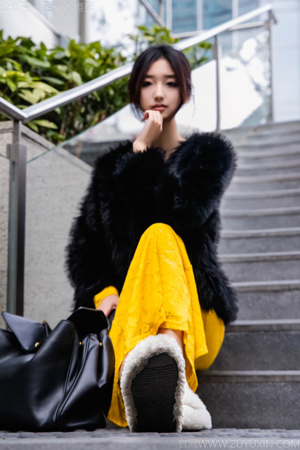 图片[79]-足愉心 NO.010 星朵（搭配：黑色毛衫、黄色连衣裙、绒毛拖鞋、白色棉袜、裸足）[94P] – 速更版-美库