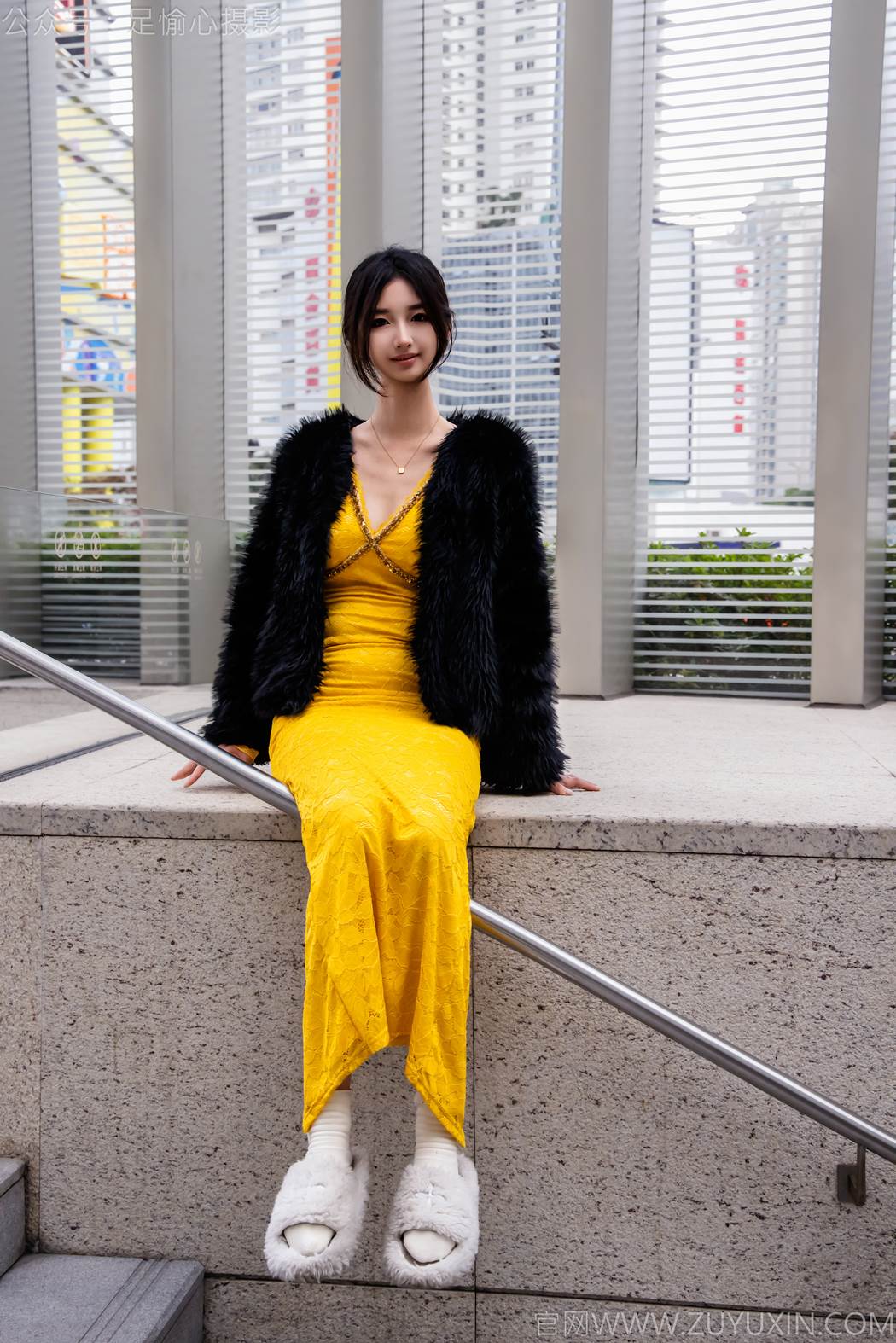 图片[91]-足愉心 NO.010 星朵（搭配：黑色毛衫、黄色连衣裙、绒毛拖鞋、白色棉袜、裸足）[94P] – 速更版-美库