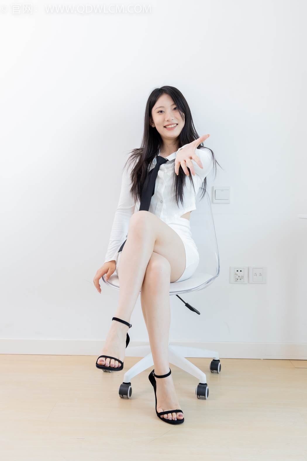 图片[156]-物恋传媒 NO.2411 奶糖-两双高跟凉鞋、薄肉丝、薄黑丝、裸足[175P] – 速更版-美库