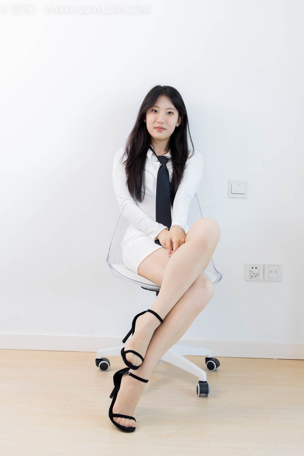 图片[157]-物恋传媒 NO.2411 奶糖-两双高跟凉鞋、薄肉丝、薄黑丝、裸足[175P] – 速更版-美库