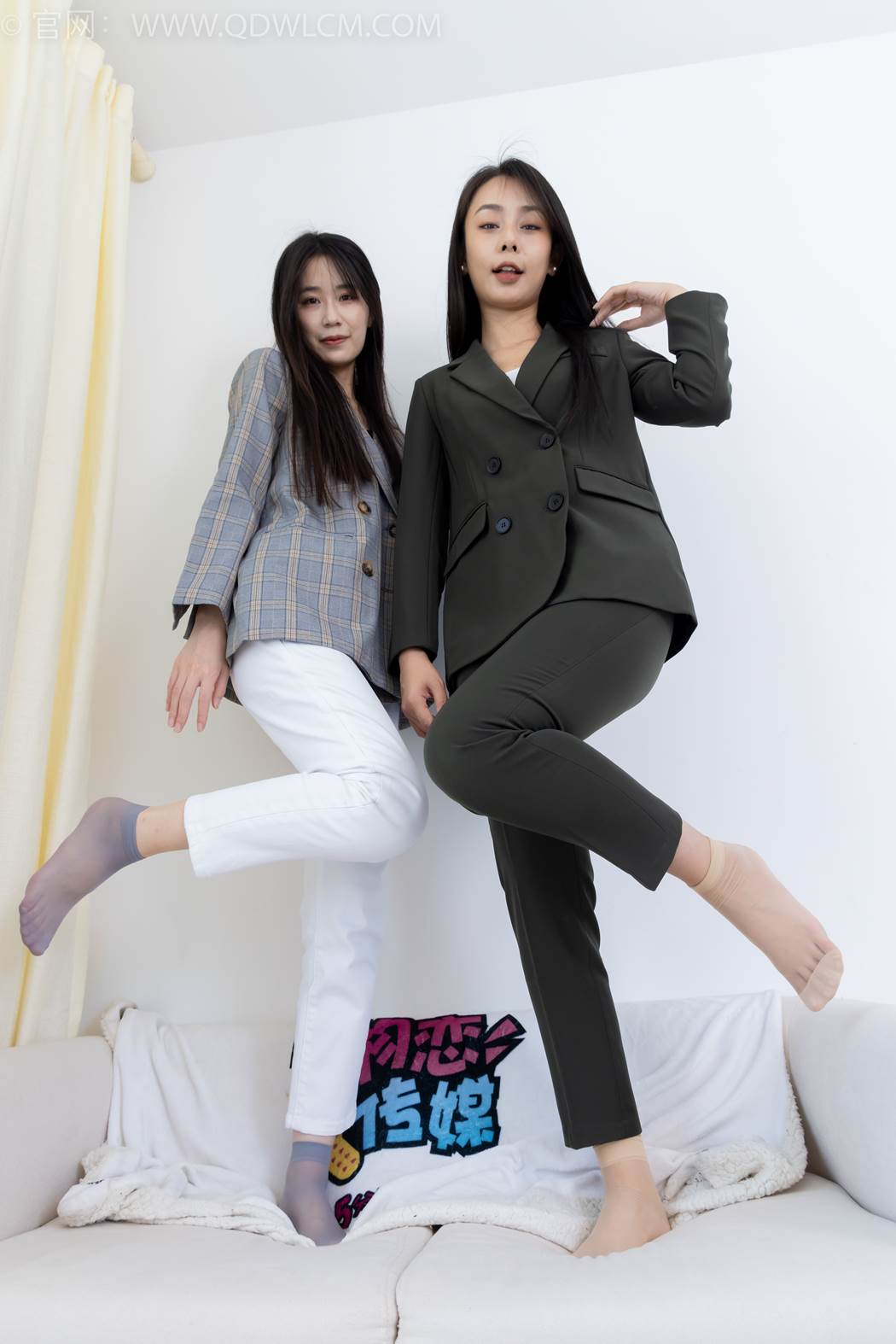 图片[14]-物恋传媒 NO.2412 菜菜&岚岚-平底鞋、短肉丝短灰丝、裸足[144P] – 速更版-美库