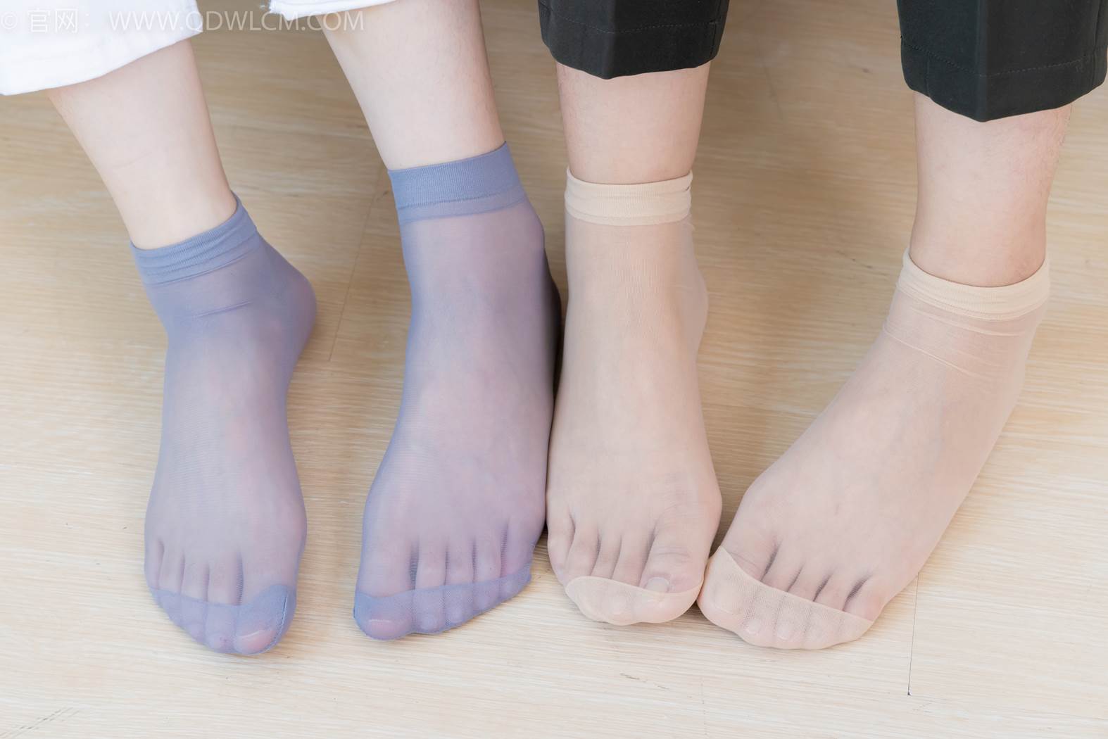 图片[33]-物恋传媒 NO.2412 菜菜&岚岚-平底鞋、短肉丝短灰丝、裸足[144P] – 速更版-美库