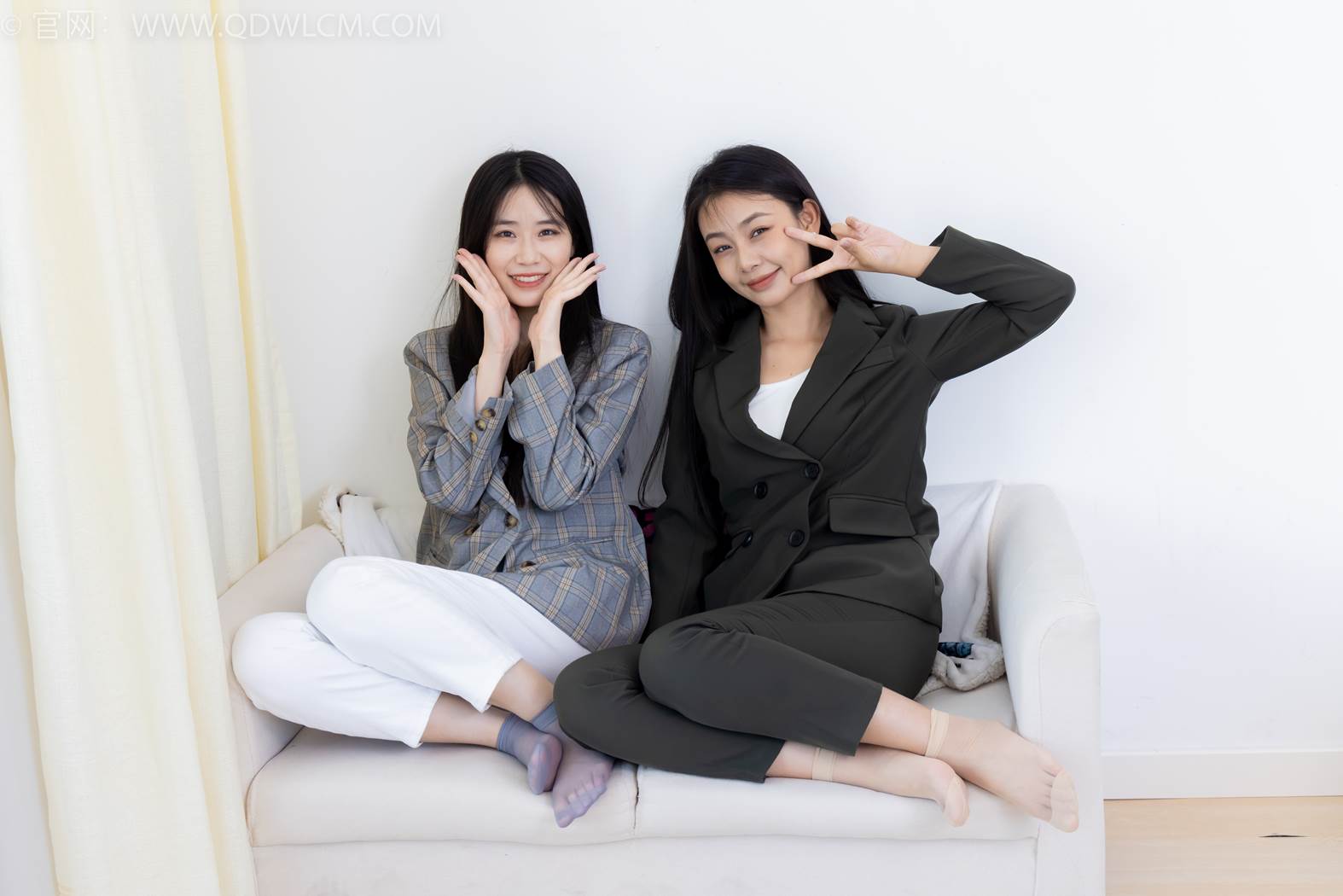 图片[48]-物恋传媒 NO.2412 菜菜&岚岚-平底鞋、短肉丝短灰丝、裸足[144P] – 速更版-美库