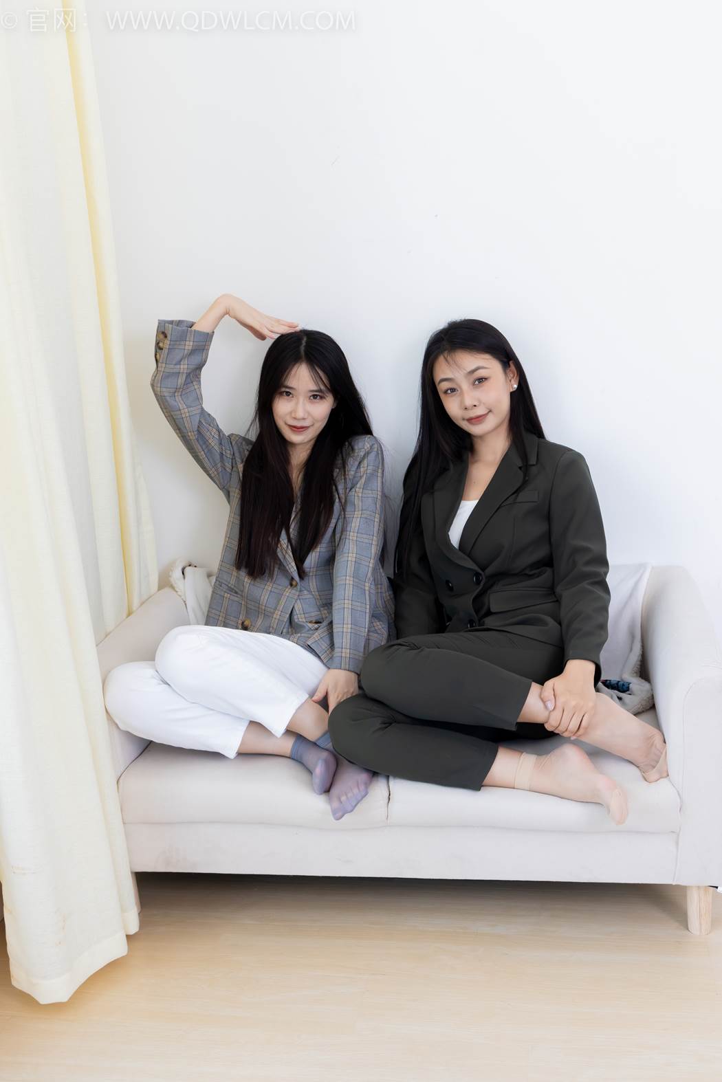 图片[56]-物恋传媒 NO.2412 菜菜&岚岚-平底鞋、短肉丝短灰丝、裸足[144P] – 速更版-美库