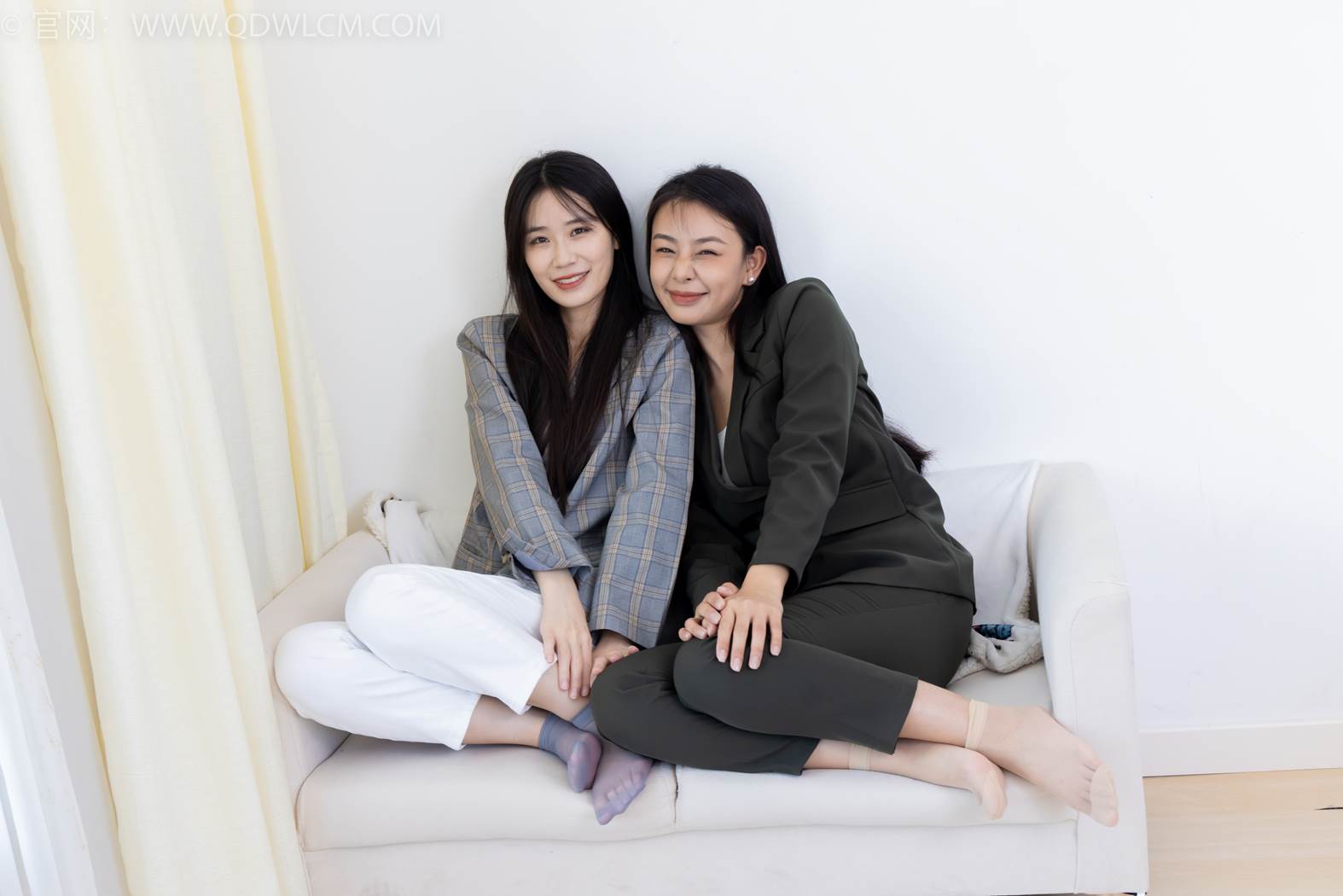 图片[80]-物恋传媒 NO.2412 菜菜&岚岚-平底鞋、短肉丝短灰丝、裸足[144P] – 速更版-美库