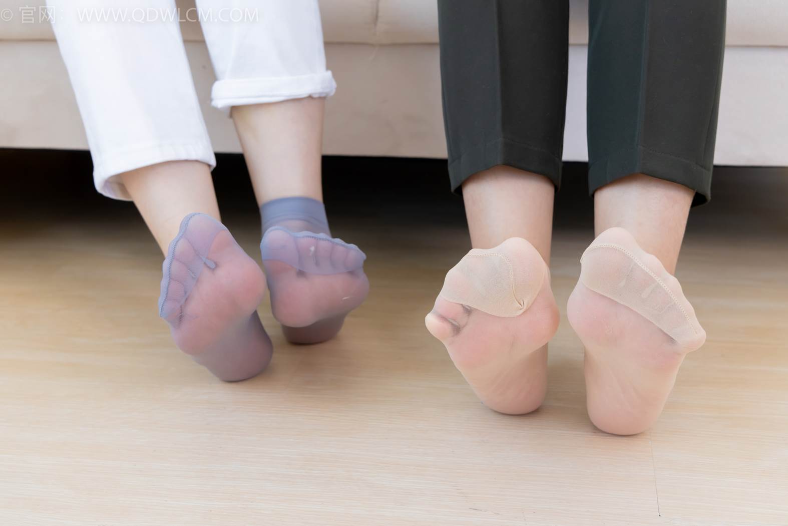 图片[110]-物恋传媒 NO.2412 菜菜&岚岚-平底鞋、短肉丝短灰丝、裸足[144P] – 速更版-美库