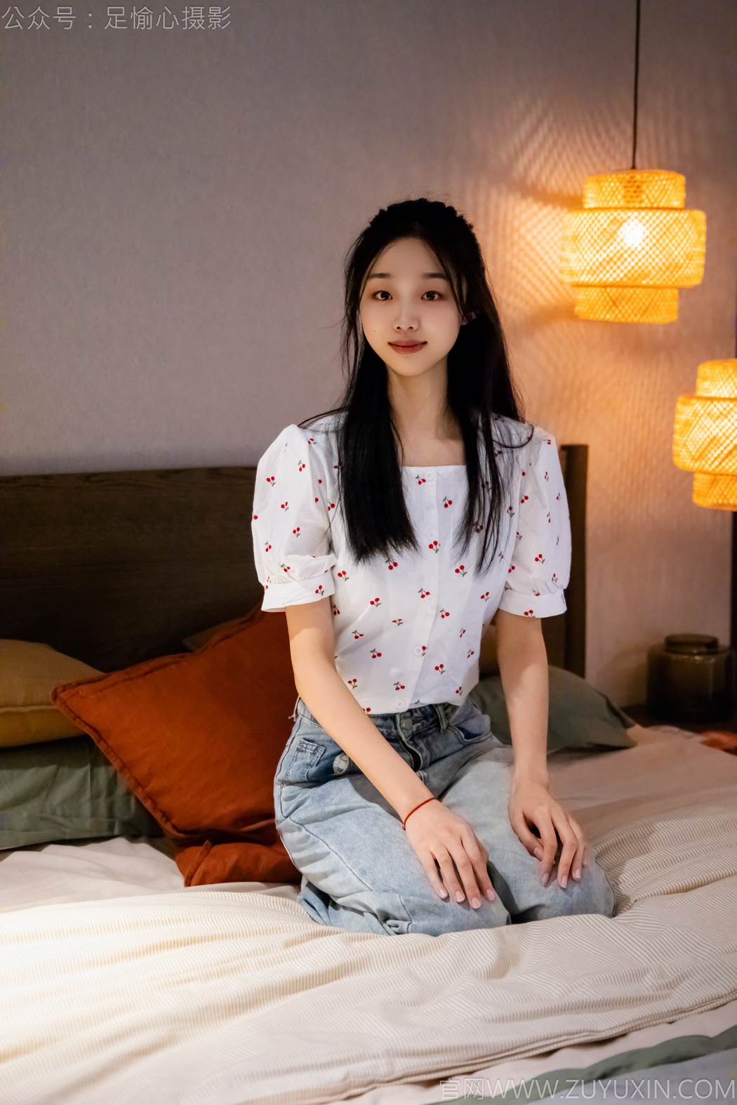 图片[43]-足愉心 NO.012 奶芙（搭配：碎花衬衫、牛仔长裤、运动鞋、白色棉袜、裸足）[110P] – 速更版-美库