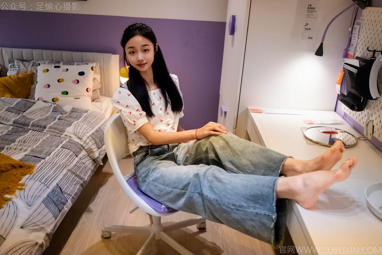 图片[74]-足愉心 NO.012 奶芙（搭配：碎花衬衫、牛仔长裤、运动鞋、白色棉袜、裸足）[110P] – 速更版-美库
