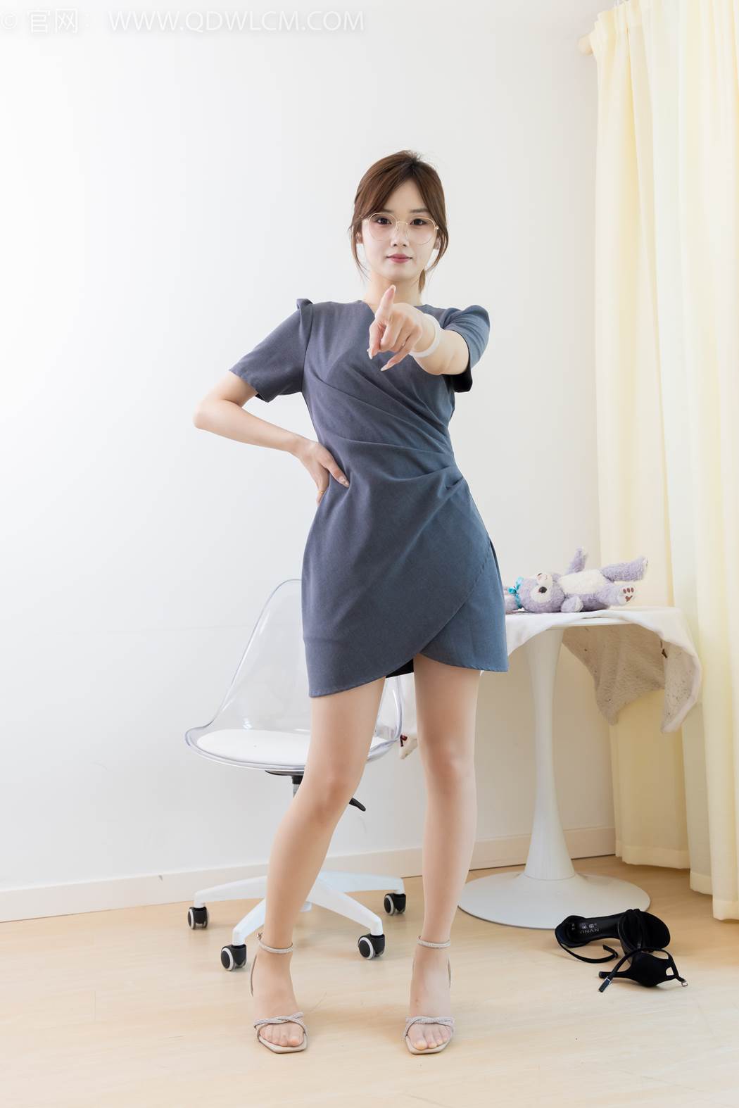 图片[147]-物恋传媒 NO.2413 橙子-三双高跟凉鞋、薄肉丝、裸足[150P+1V] – 速更版-美库