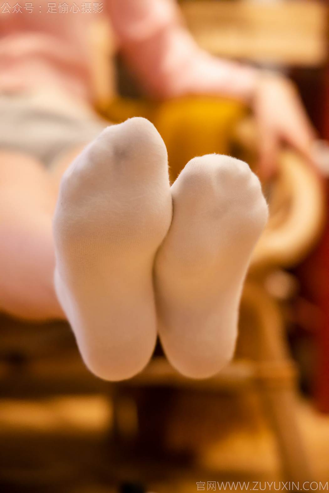 图片[19]-足愉心 NO.014 心凌（搭配：粉色上衣、灰色短裤、宽松板鞋、白色棉袜、裸足）[125P] – 速更版-美库