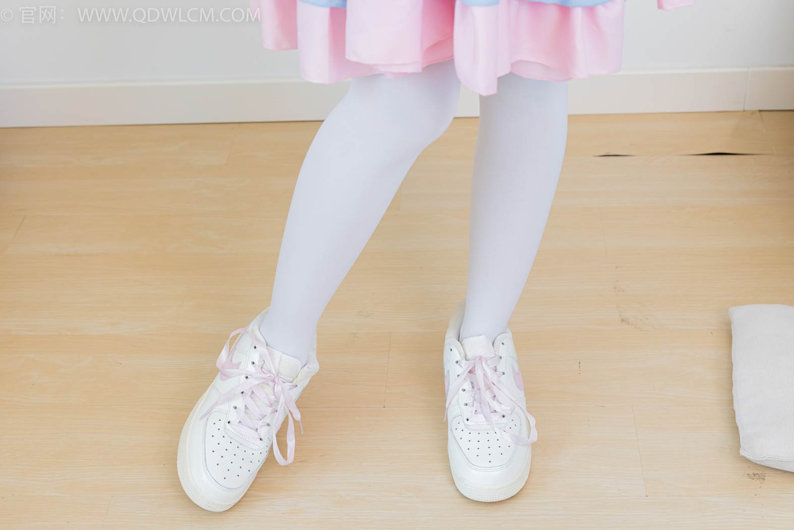 图片[22]-物恋传媒 NO.2416 小曦-板鞋、厚白丝、女仆装[120P] – 速更版-美库