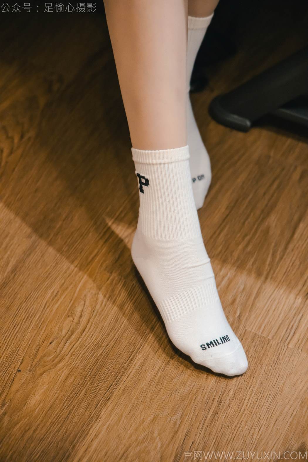 图片[12]-足愉心 NO.015 可乐（搭配：红色夹克、白T、短裙、马丁靴、肉丝色袜、白棉袜）[96P] – 速更版-美库