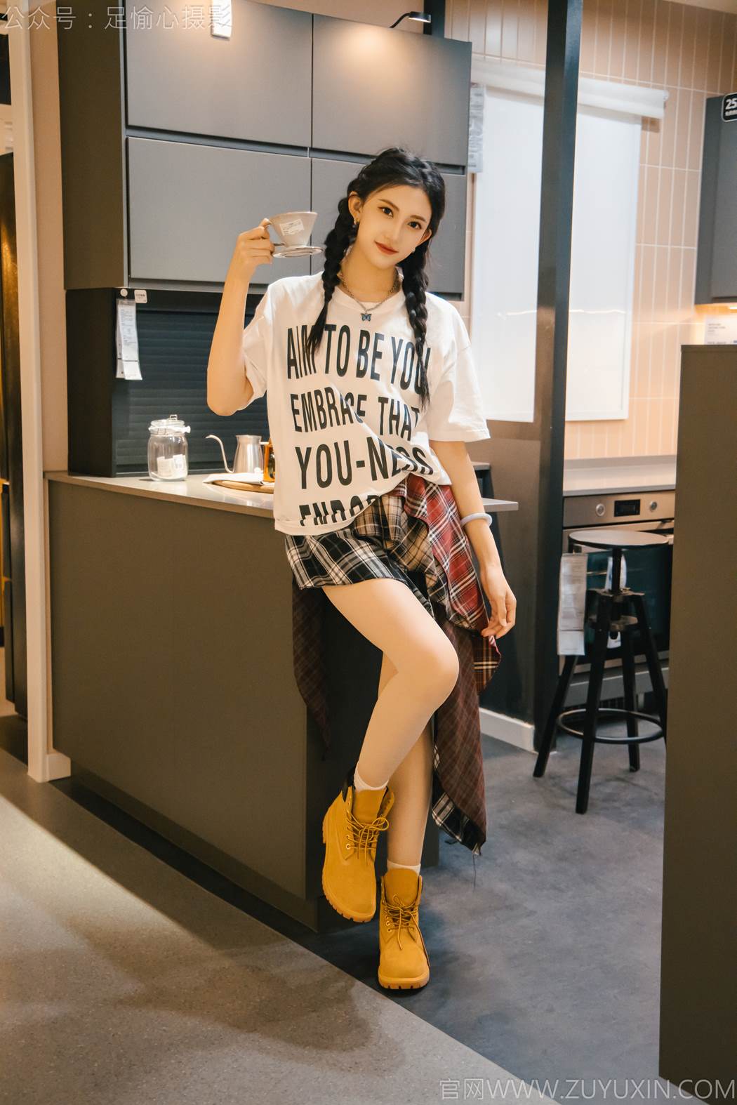 图片[14]-足愉心 NO.015 可乐（搭配：红色夹克、白T、短裙、马丁靴、肉丝色袜、白棉袜）[96P] – 速更版-美库