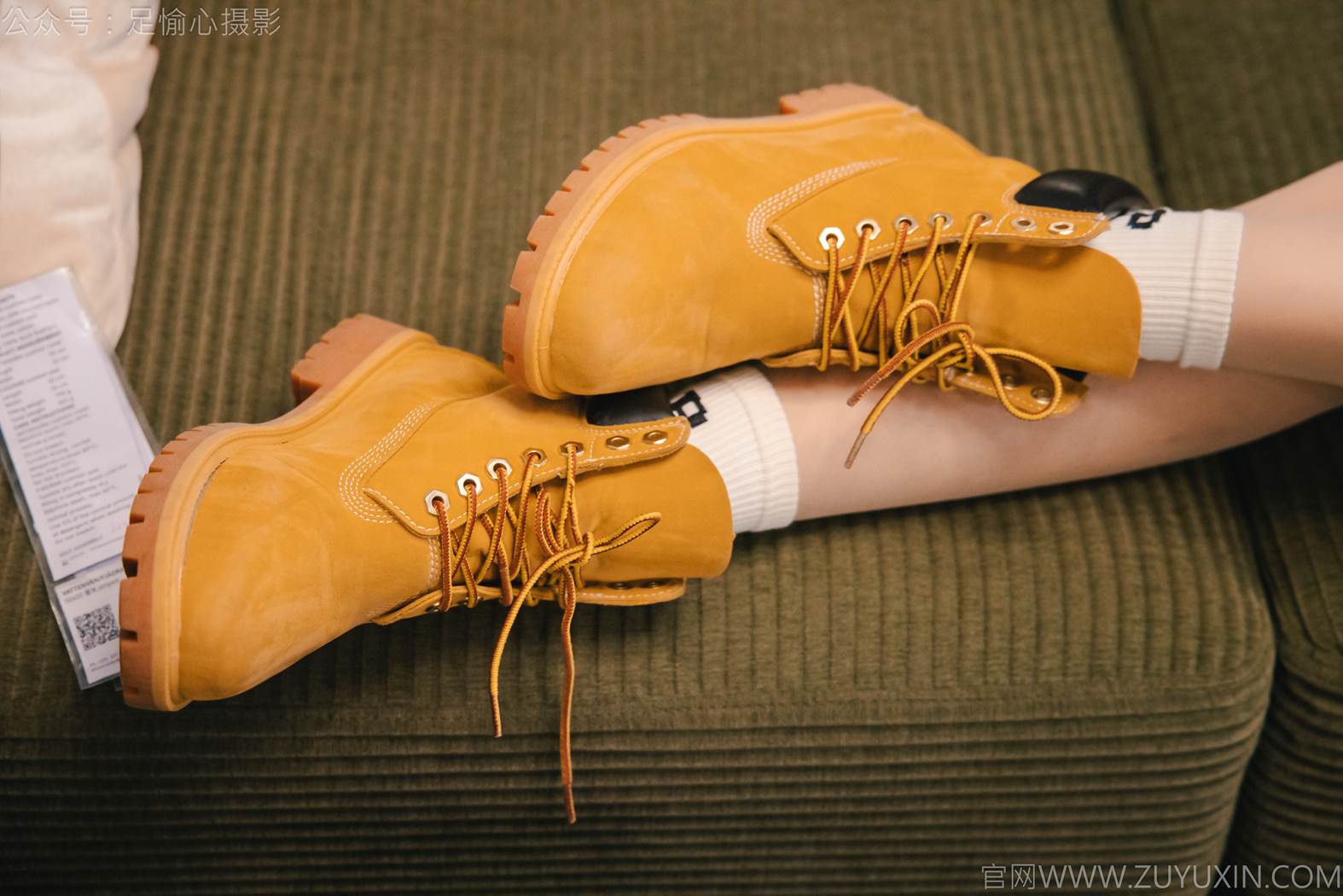 图片[25]-足愉心 NO.015 可乐（搭配：红色夹克、白T、短裙、马丁靴、肉丝色袜、白棉袜）[96P] – 速更版-美库